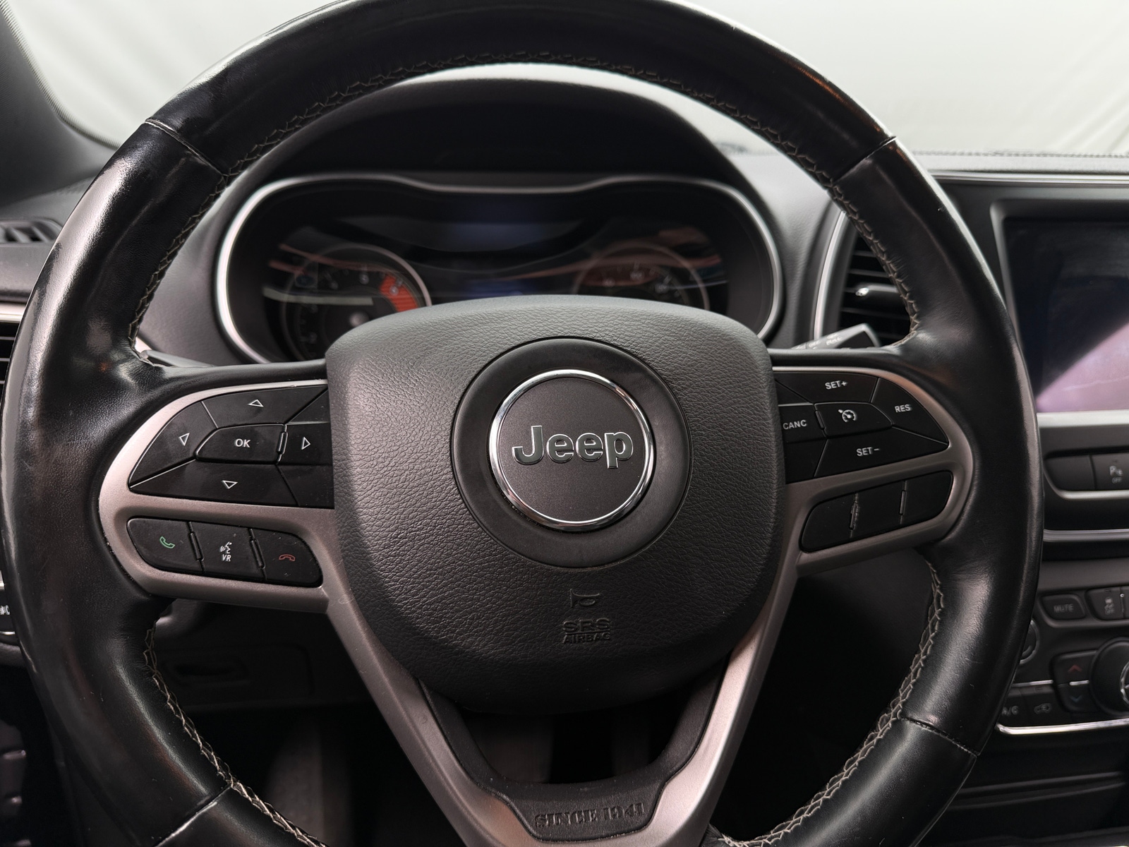 Thumbnail: 2021 Jeep Cherokee - 4