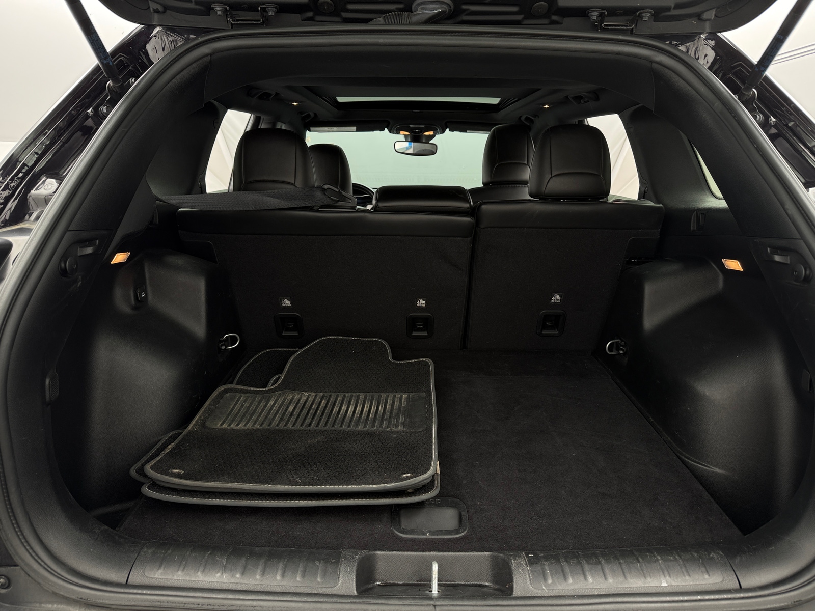 Thumbnail: 2021 Jeep Cherokee - 6