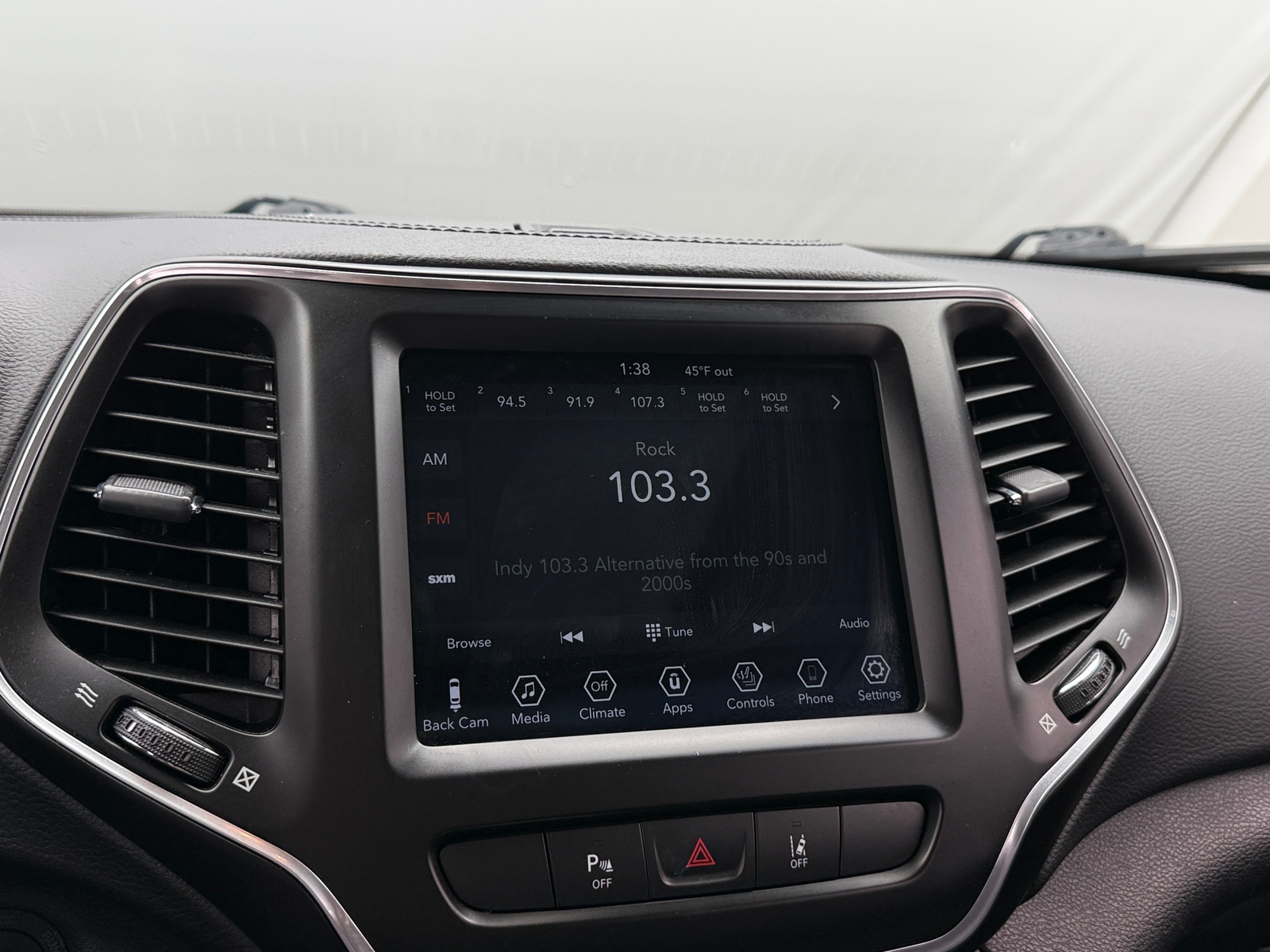 Thumbnail: 2021 Jeep Cherokee - 3