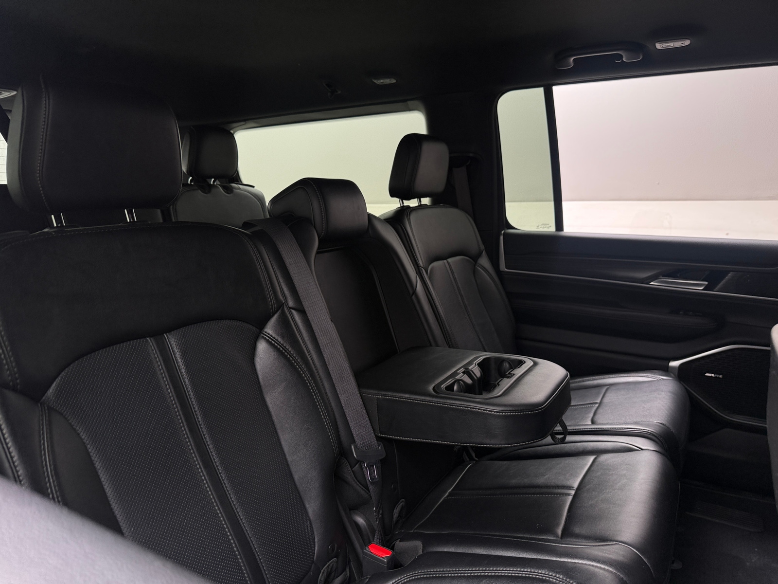 Thumbnail: 2024 Jeep Wagoneer - 5