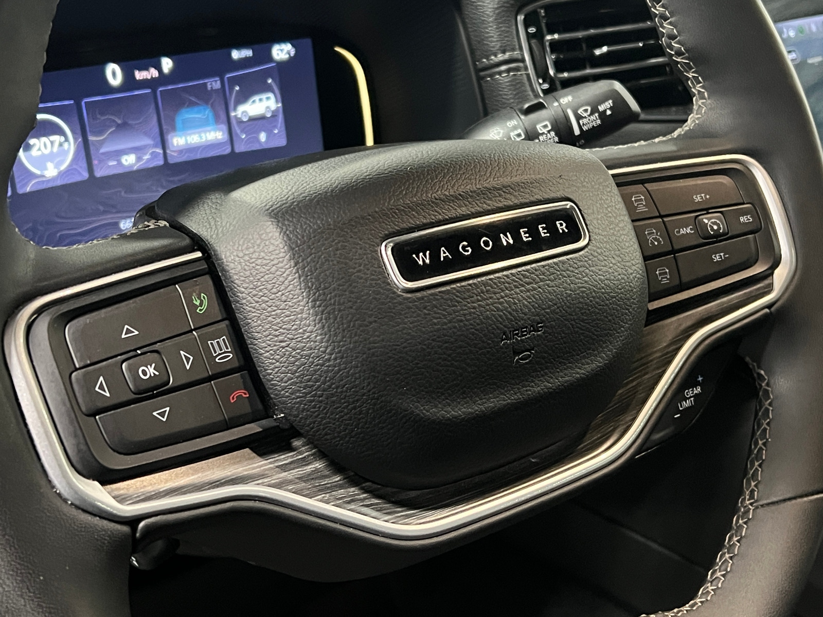 Thumbnail: 2024 Jeep Wagoneer - 4