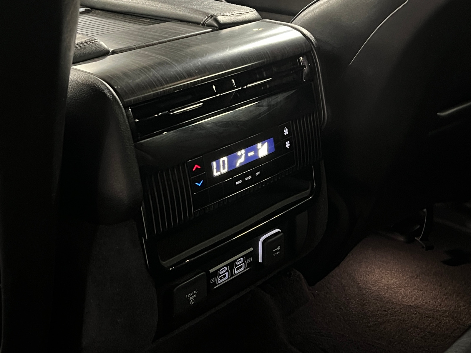 Thumbnail: 2024 Jeep Wagoneer - 6