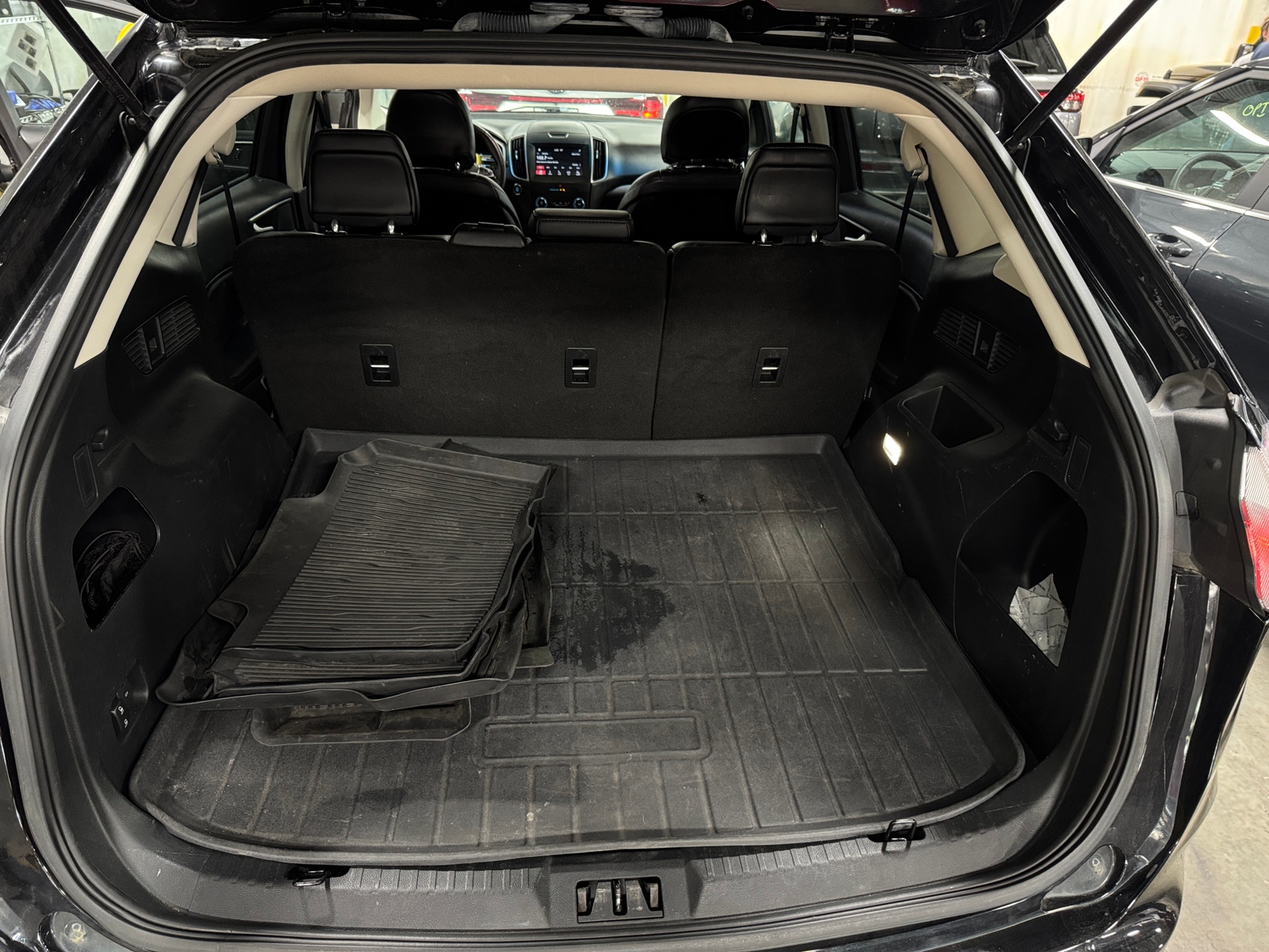 Thumbnail: 2019 Ford Edge - 6