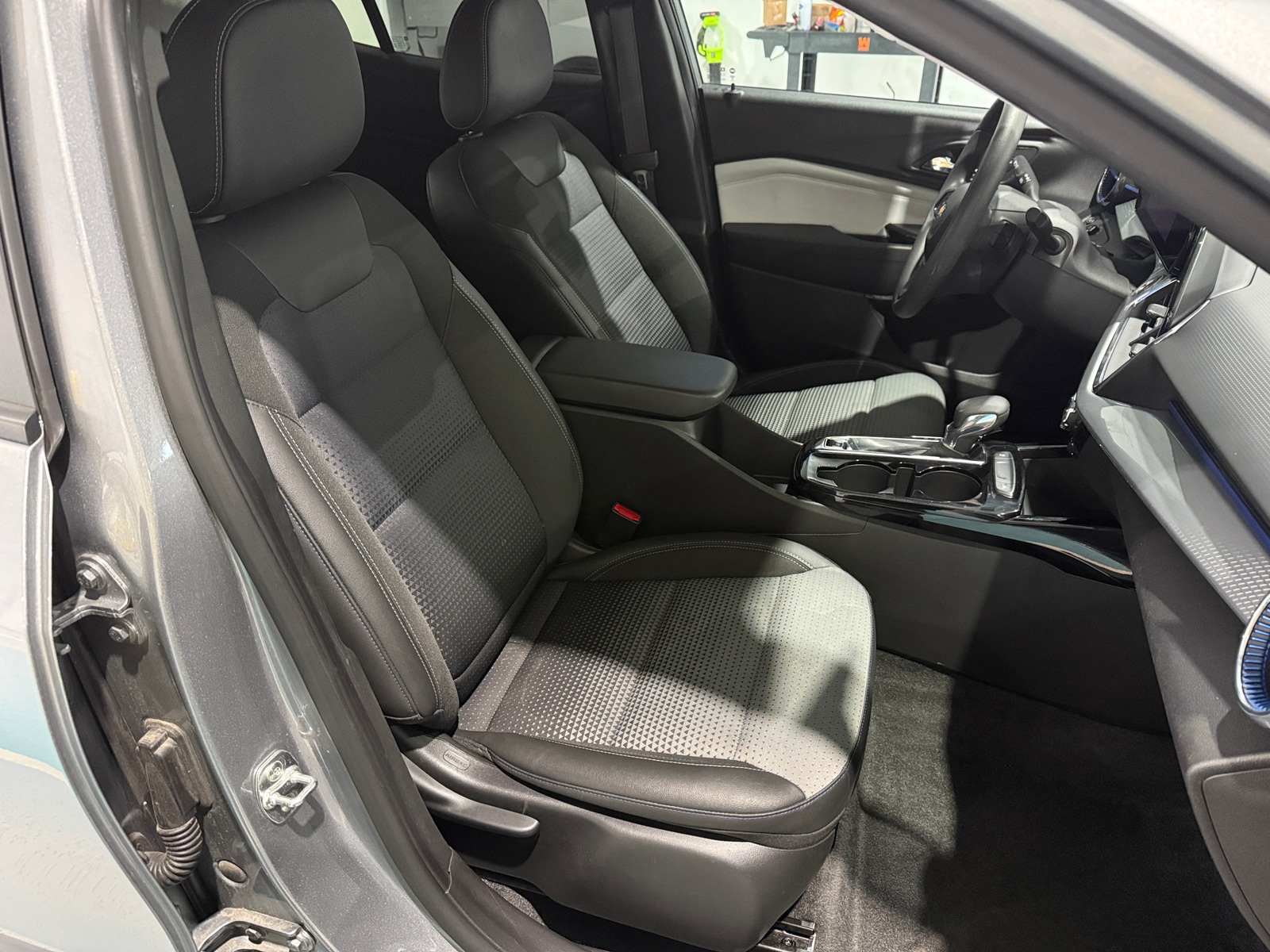 Thumbnail: 2025 Chevrolet Trax - 2