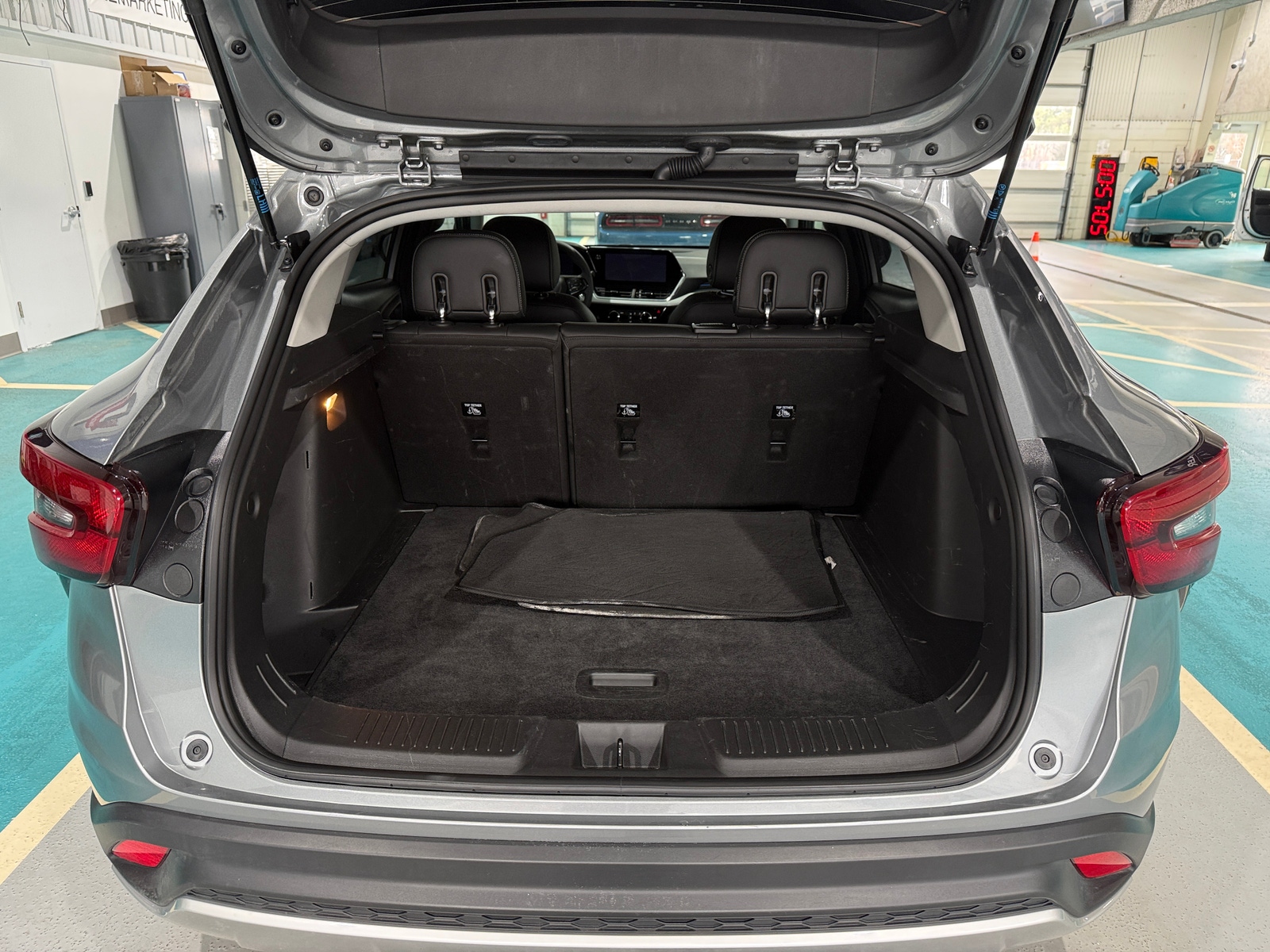 Thumbnail: 2025 Chevrolet Trax - 7