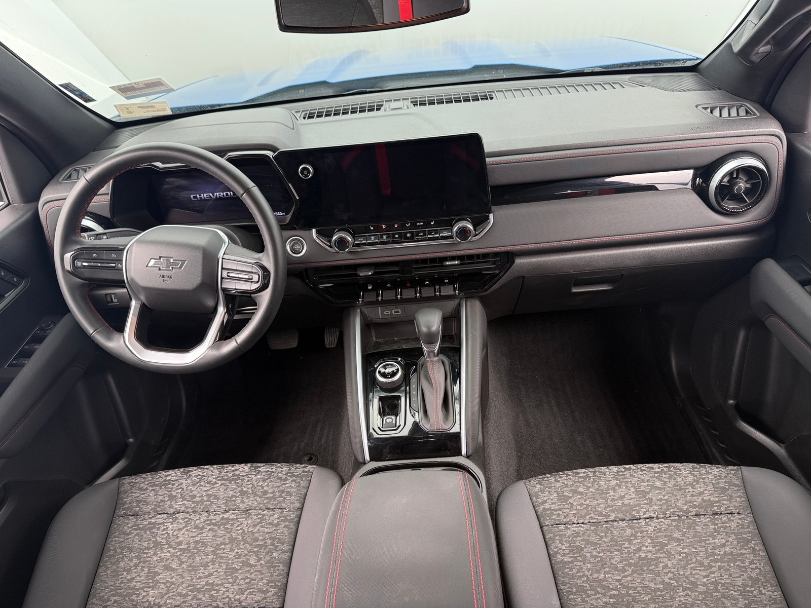 Thumbnail: 2024 Chevrolet Colorado - 3