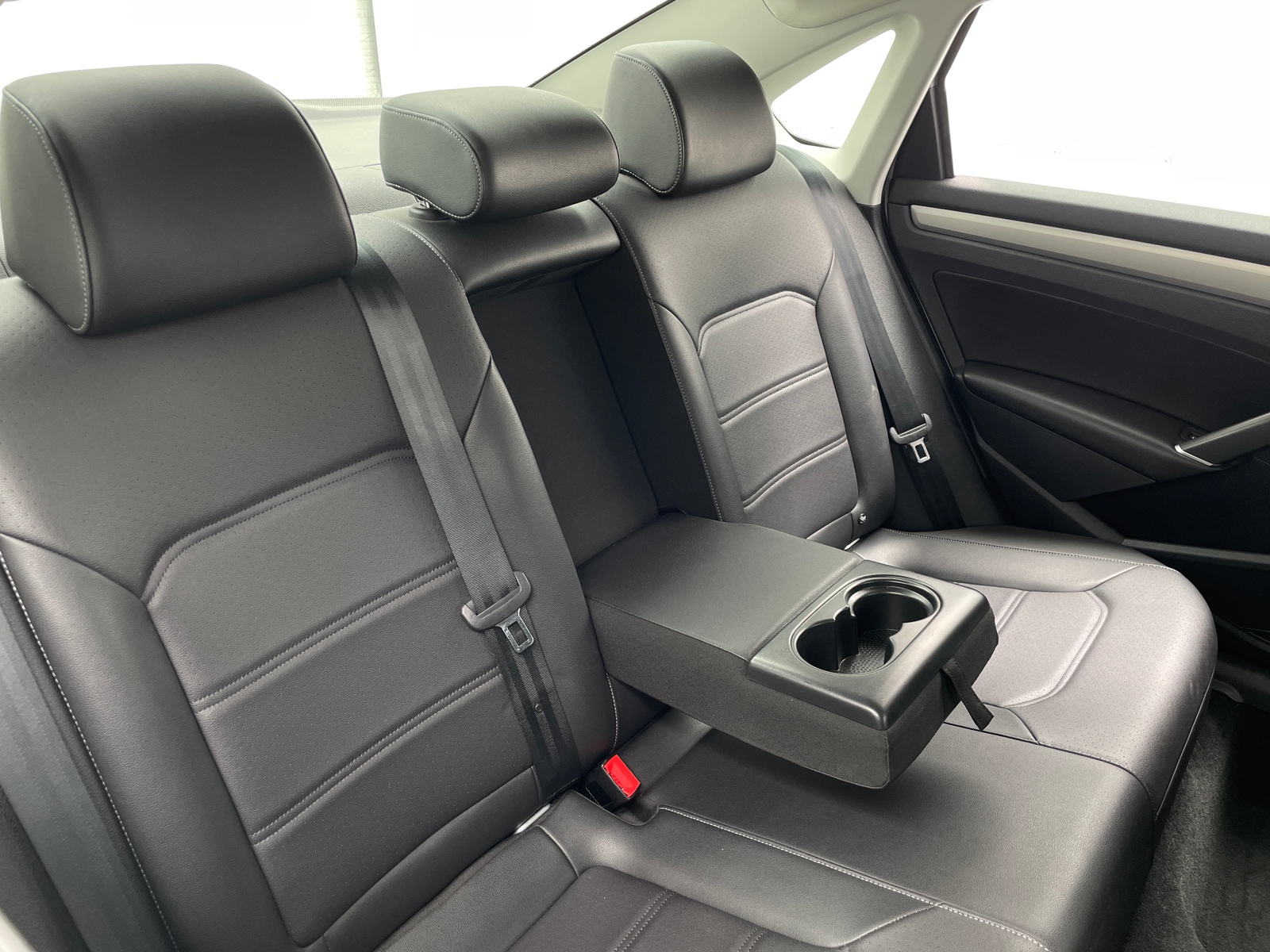 Thumbnail: 2020 Volkswagen Passat - 5