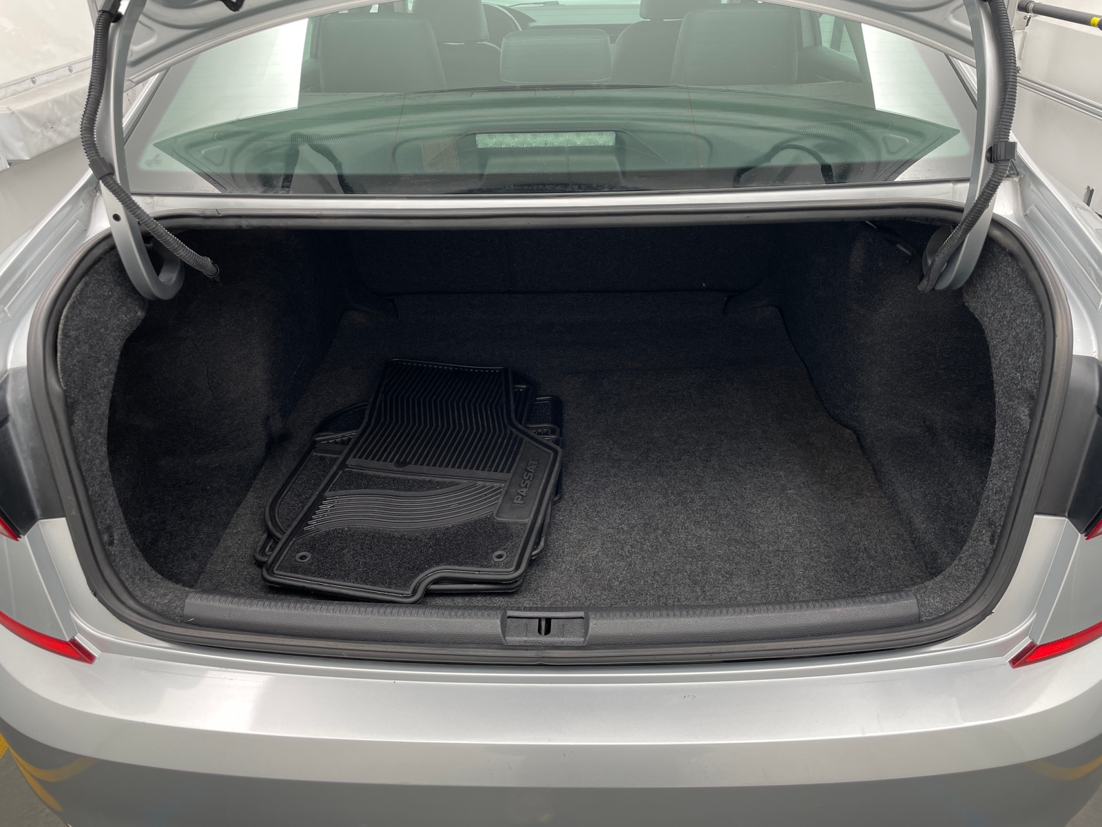 Thumbnail: 2020 Volkswagen Passat - 6