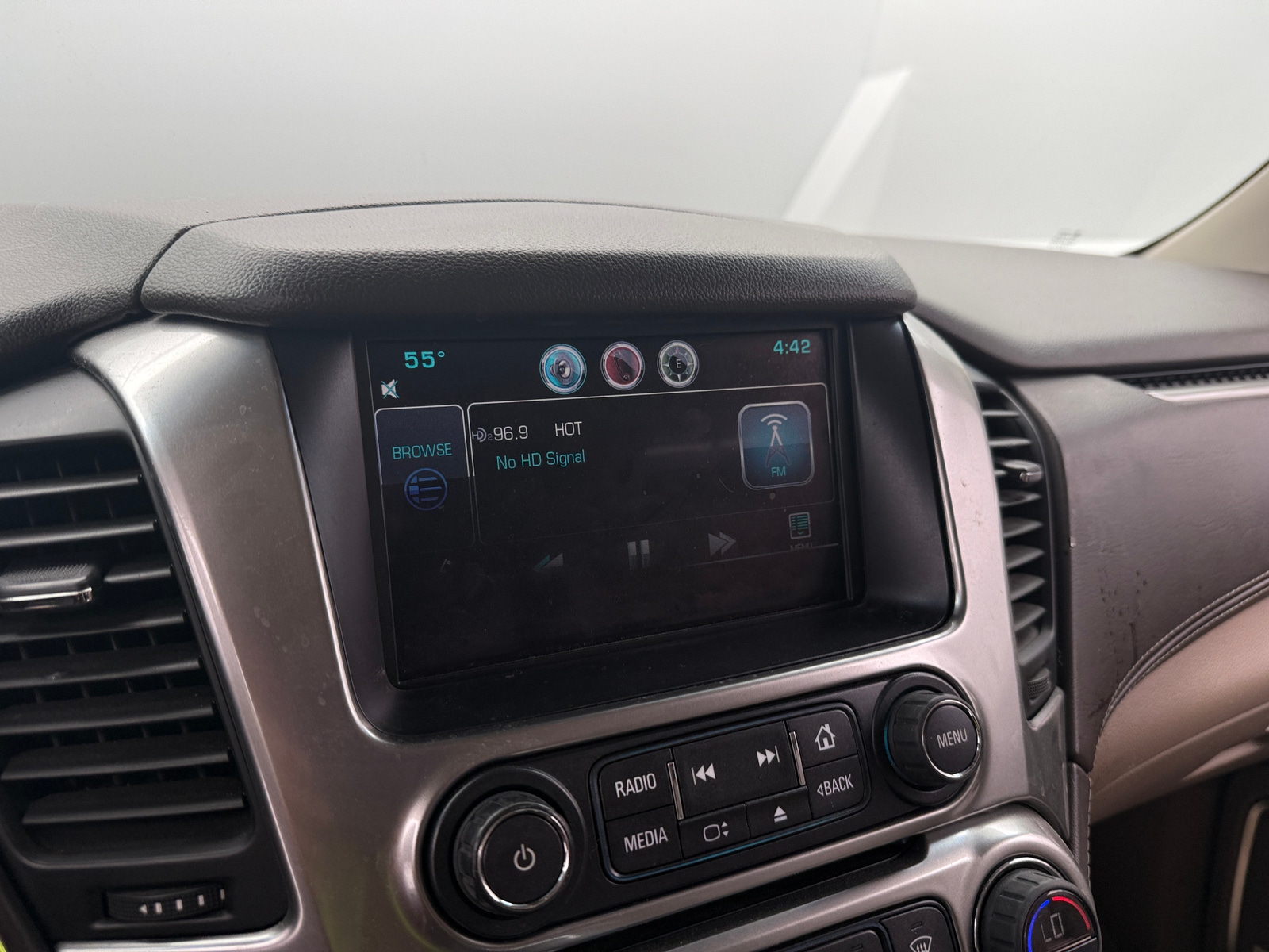 Thumbnail: 2015 Chevrolet Suburban - 3