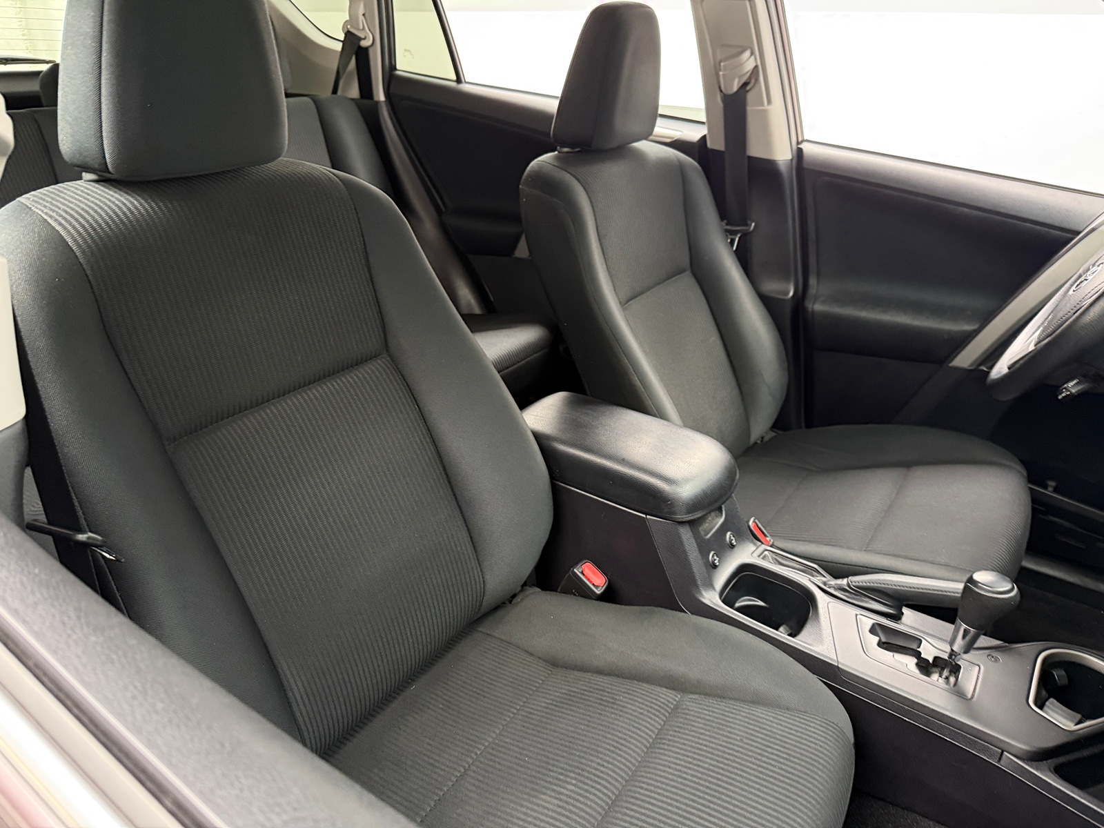 Thumbnail: 2018 Toyota RAV4 - 2