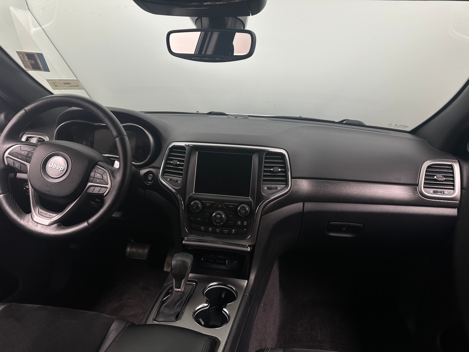 Thumbnail: 2017 Jeep Grand Cherokee - 3