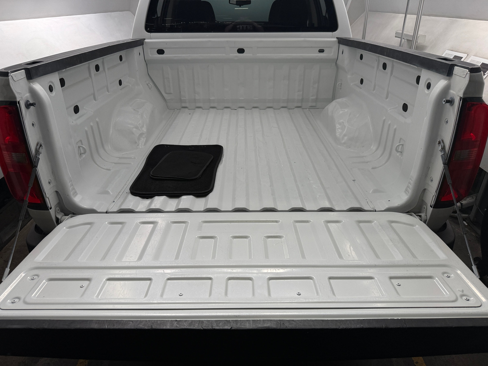 Thumbnail: 2017 Chevrolet Colorado - 7