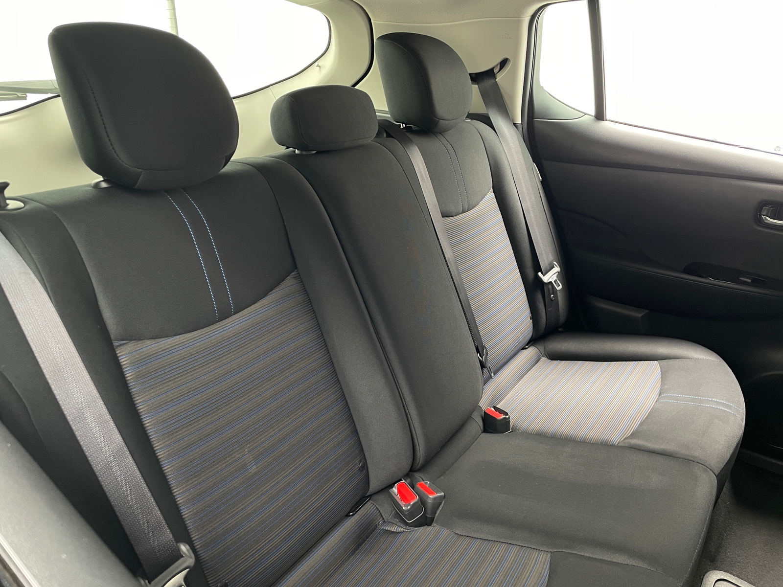 Thumbnail: 2022 Nissan Leaf - 6