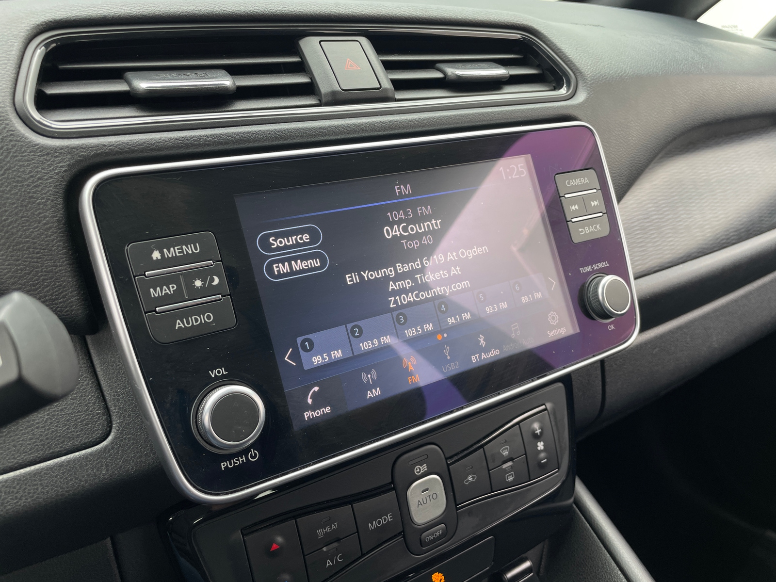 Thumbnail: 2022 Nissan Leaf - 4