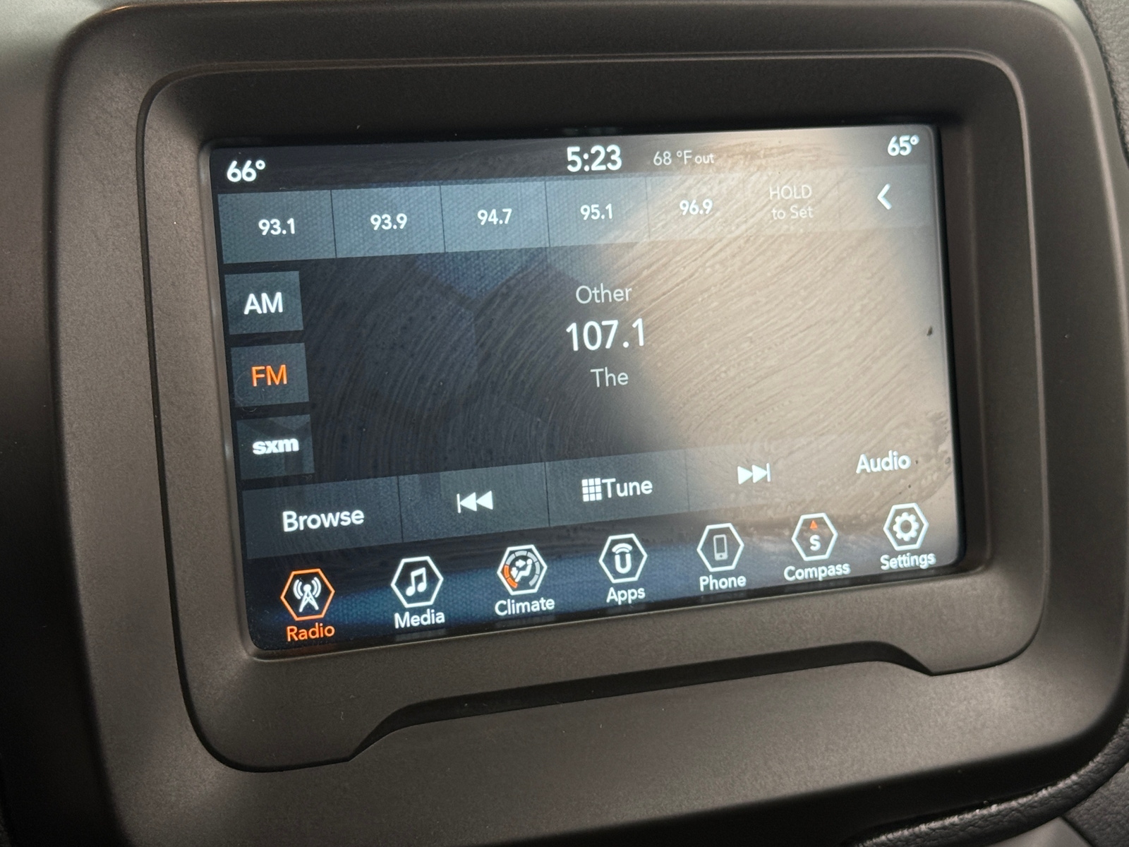 Thumbnail: 2020 Jeep Renegade - 4