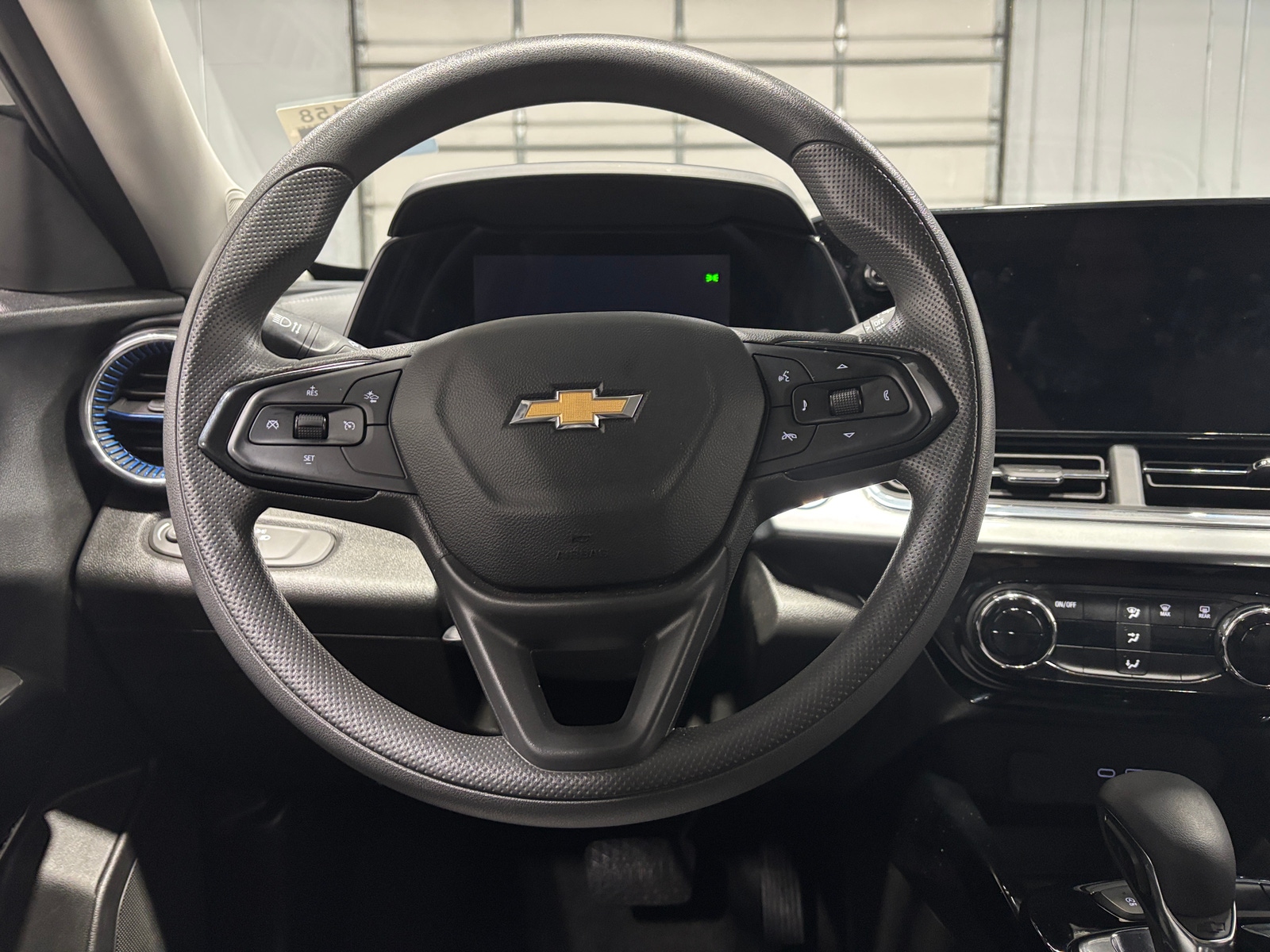 Thumbnail: 2025 Chevrolet Trax - 5