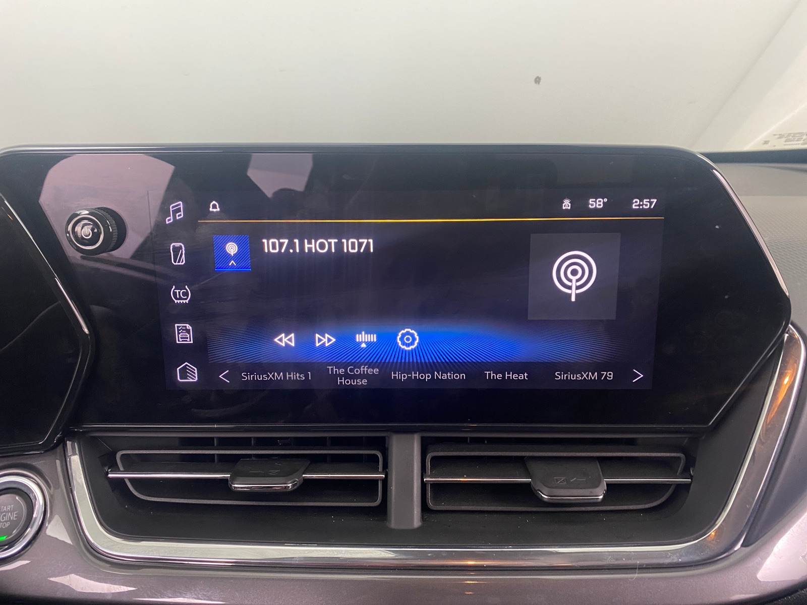 Thumbnail: 2025 Chevrolet Trax - 3