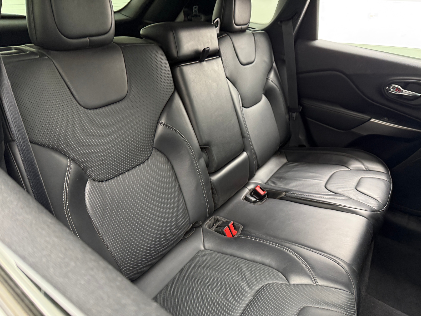 Thumbnail: 2019 Jeep Cherokee - 5