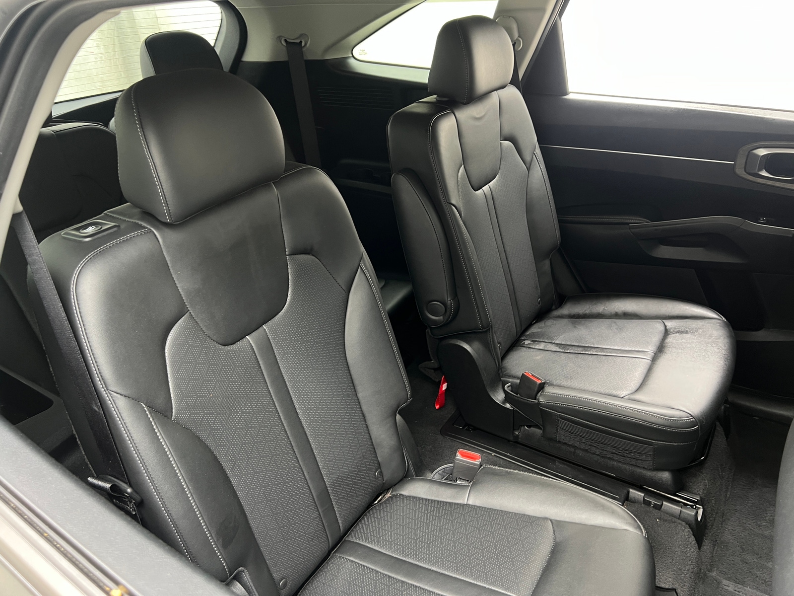 Thumbnail: 2023 Kia Sorento - 5