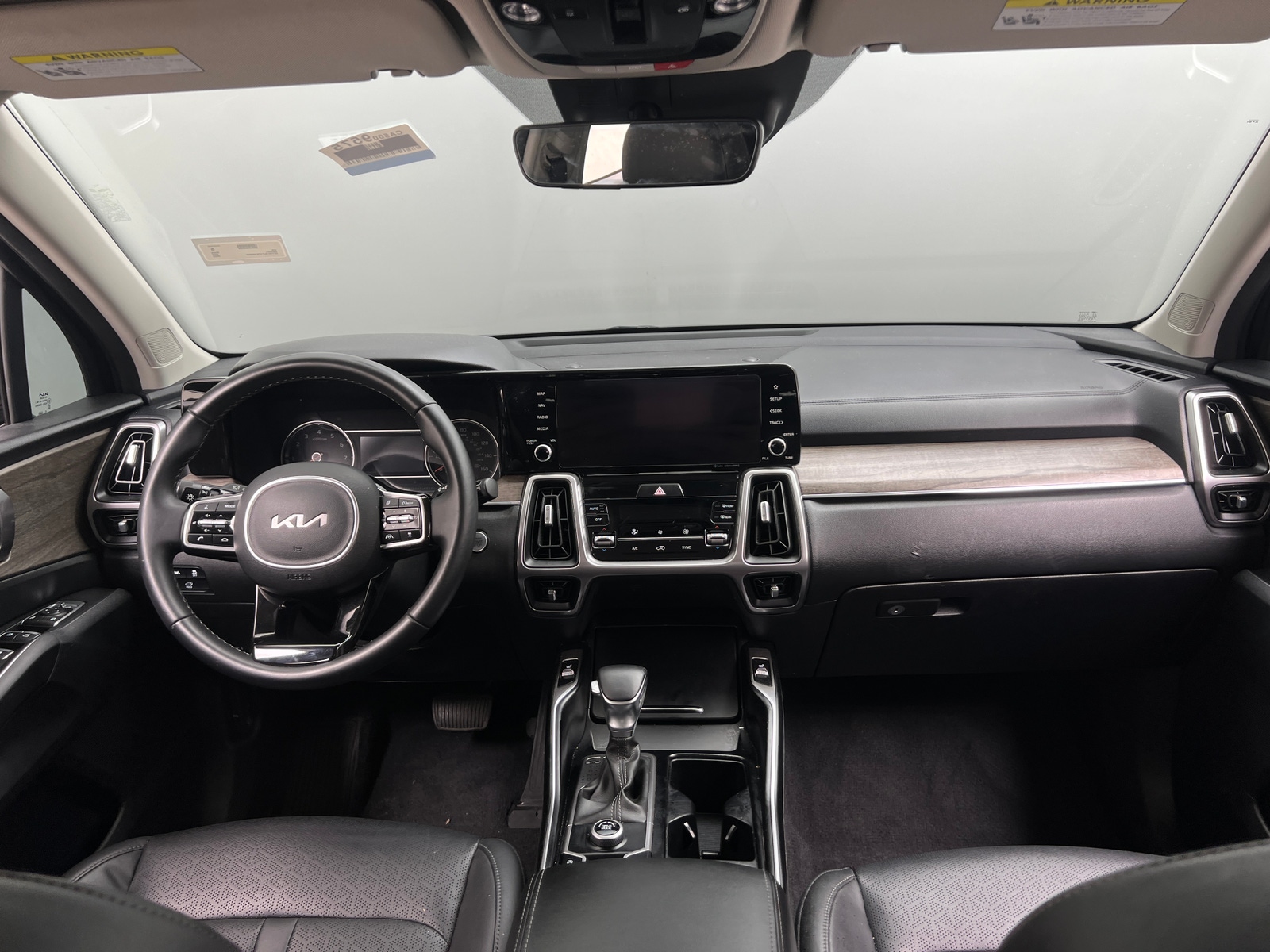 Thumbnail: 2023 Kia Sorento - 2