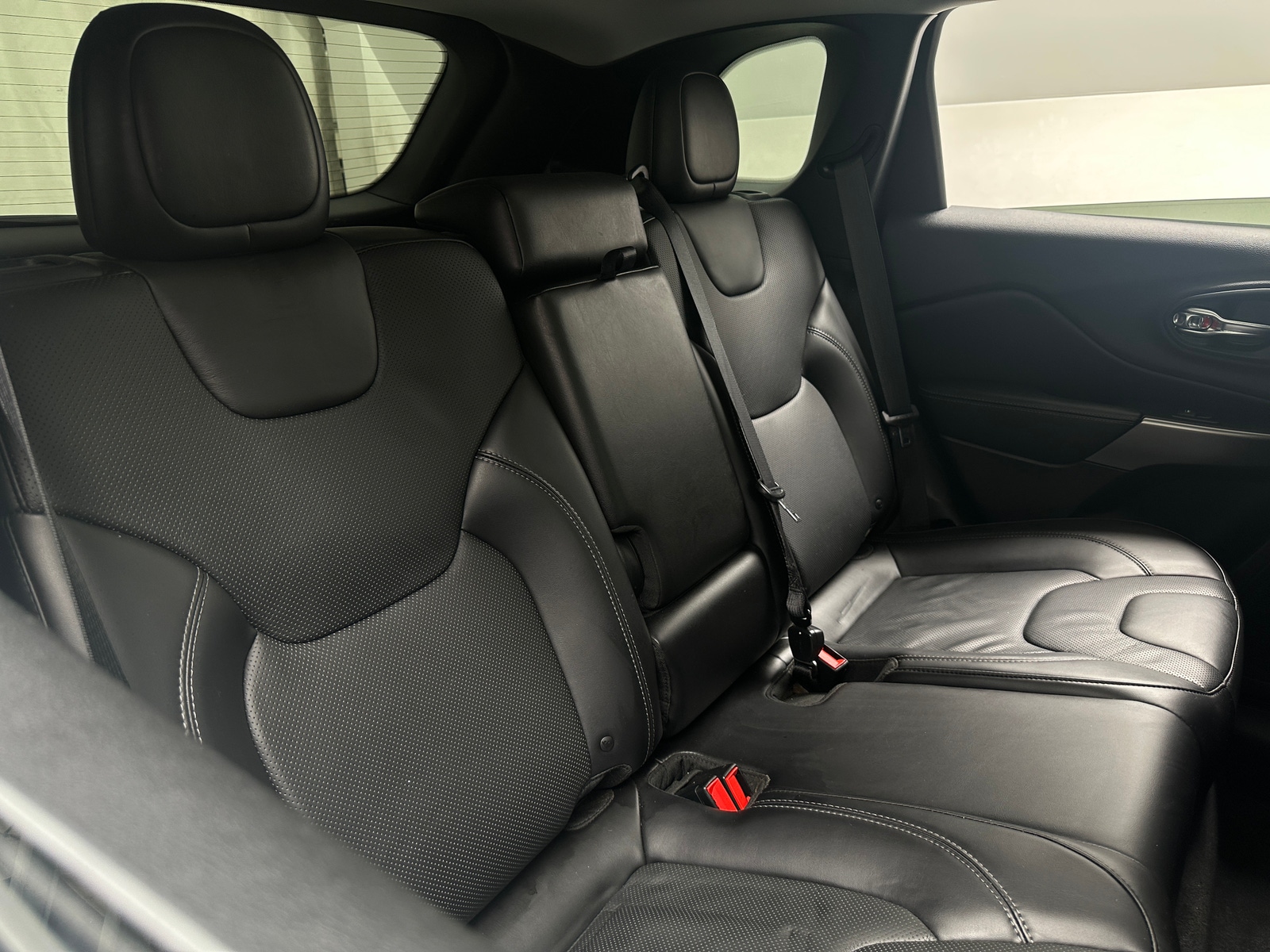 Thumbnail: 2019 Jeep Cherokee - 5