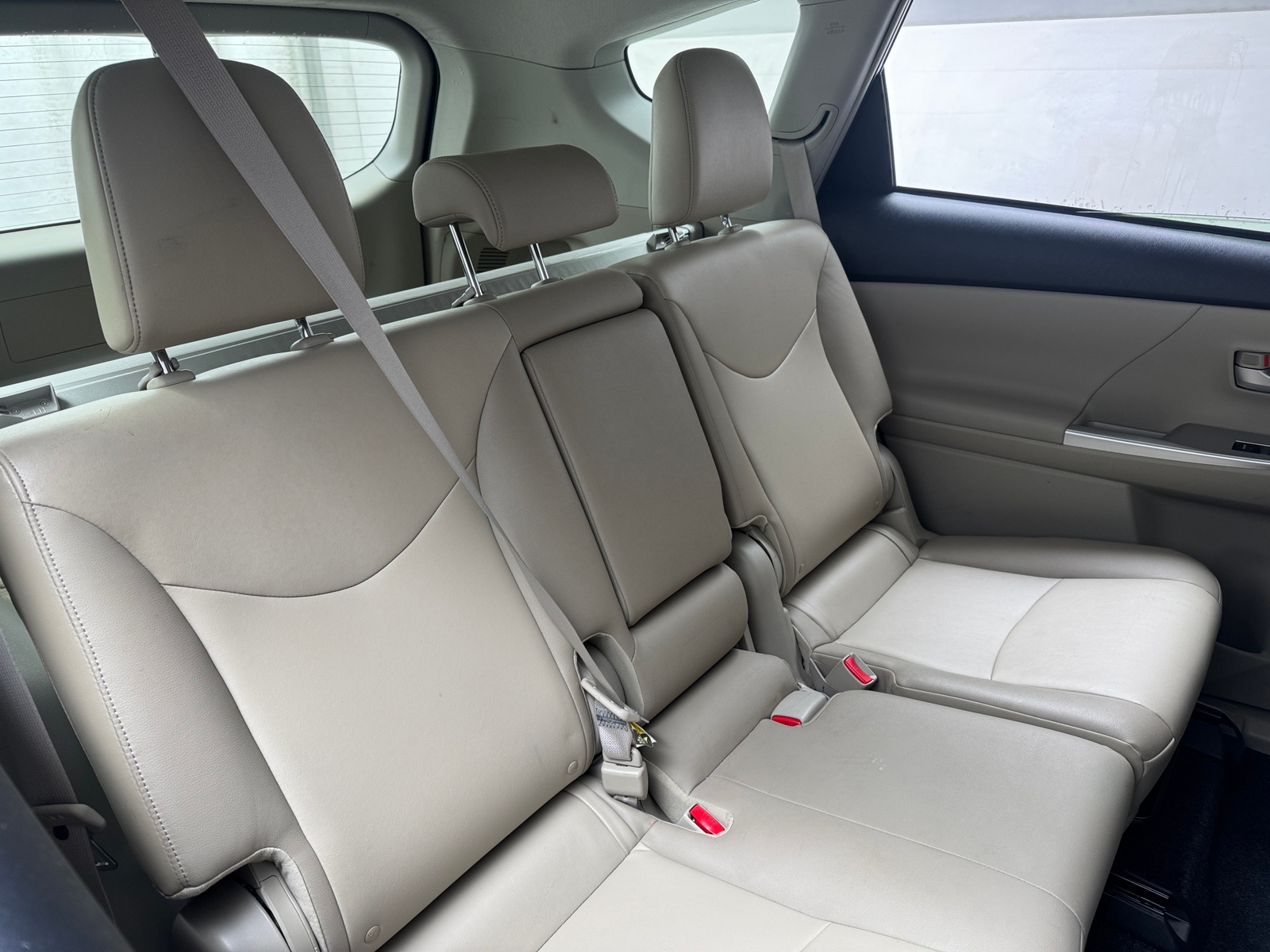 Thumbnail: 2013 Toyota Prius v - 6