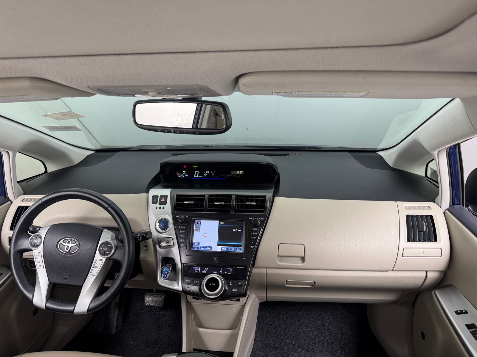 Thumbnail: 2013 Toyota Prius v - 3