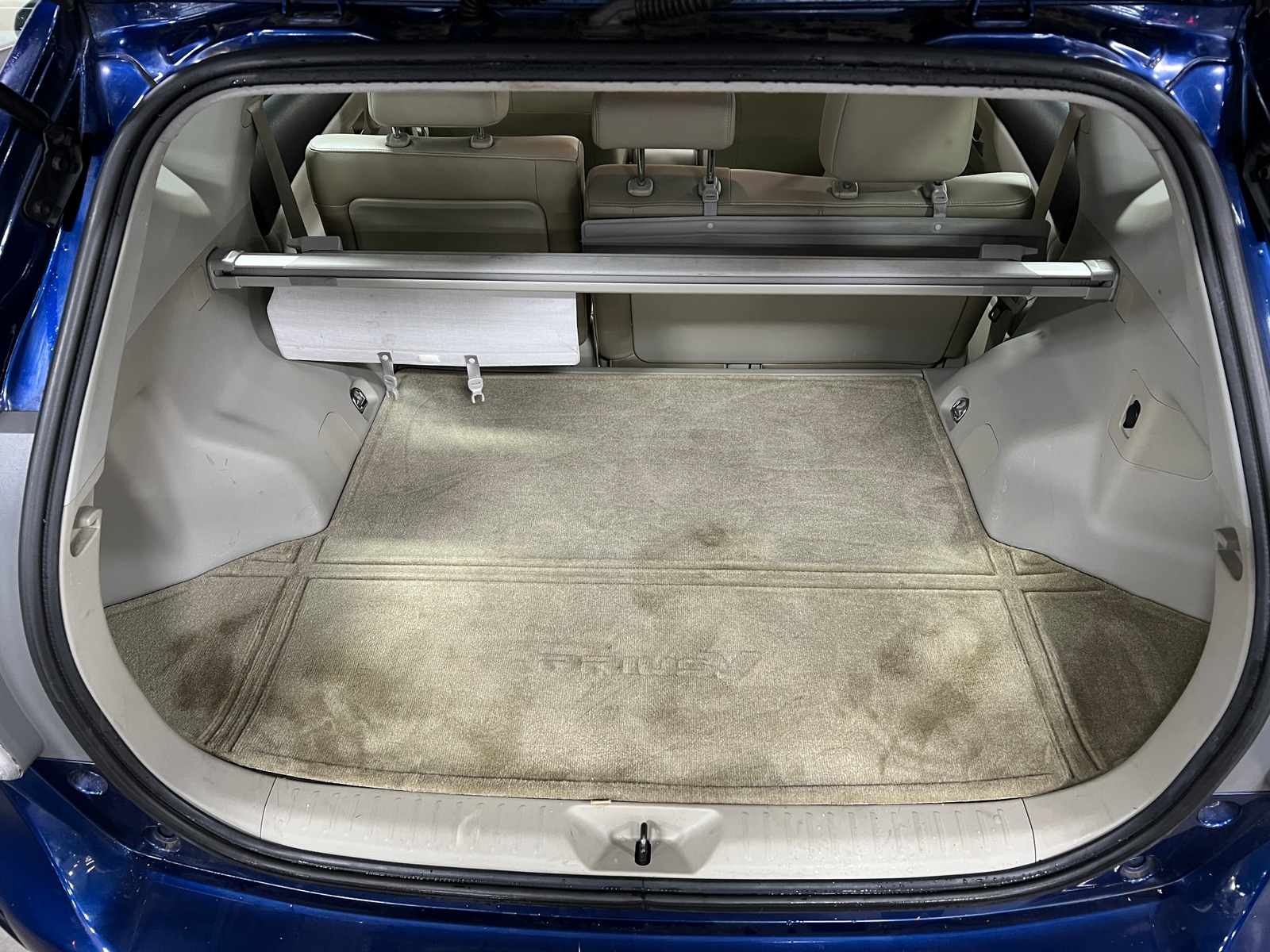 Thumbnail: 2013 Toyota Prius v - 7