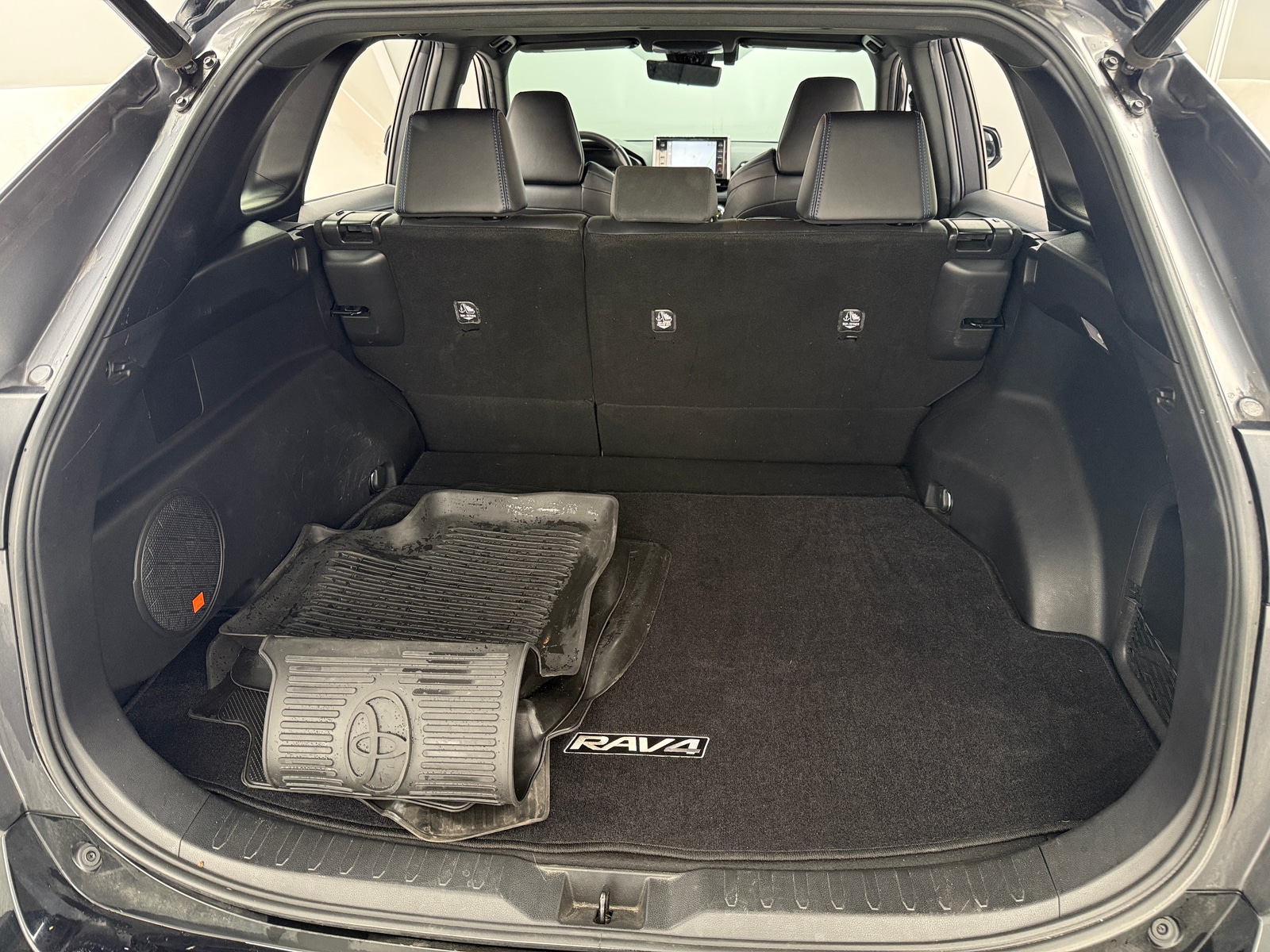 Thumbnail: 2020 Toyota RAV4 - 6