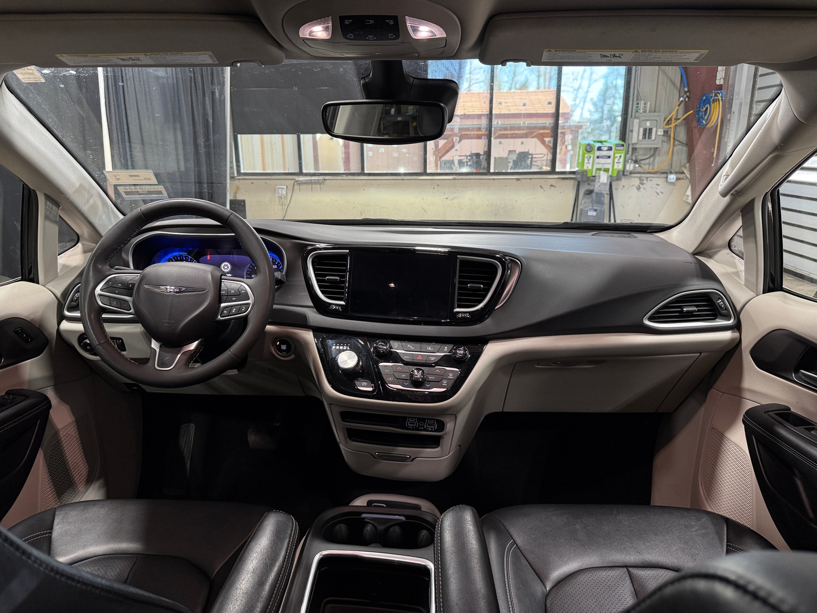 Thumbnail: 2024 Chrysler Pacifica - 2