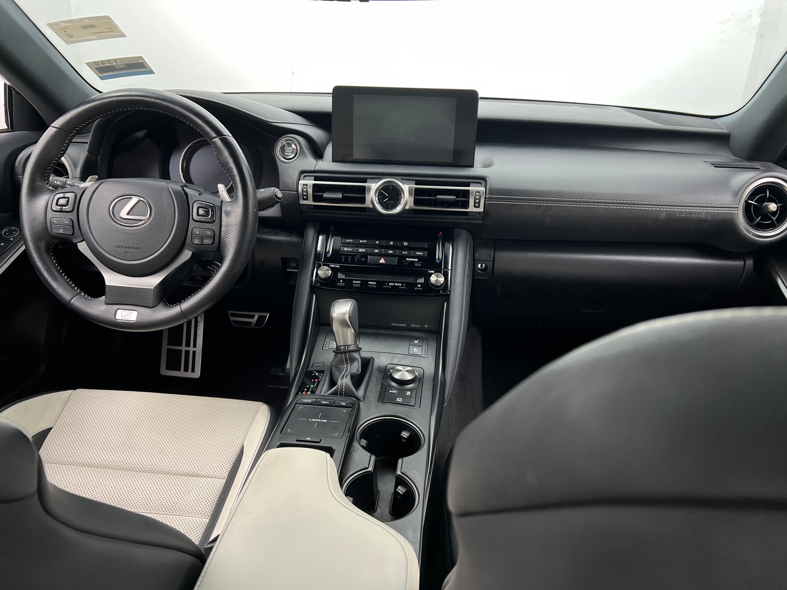 Thumbnail: 2022 Lexus IS - 2