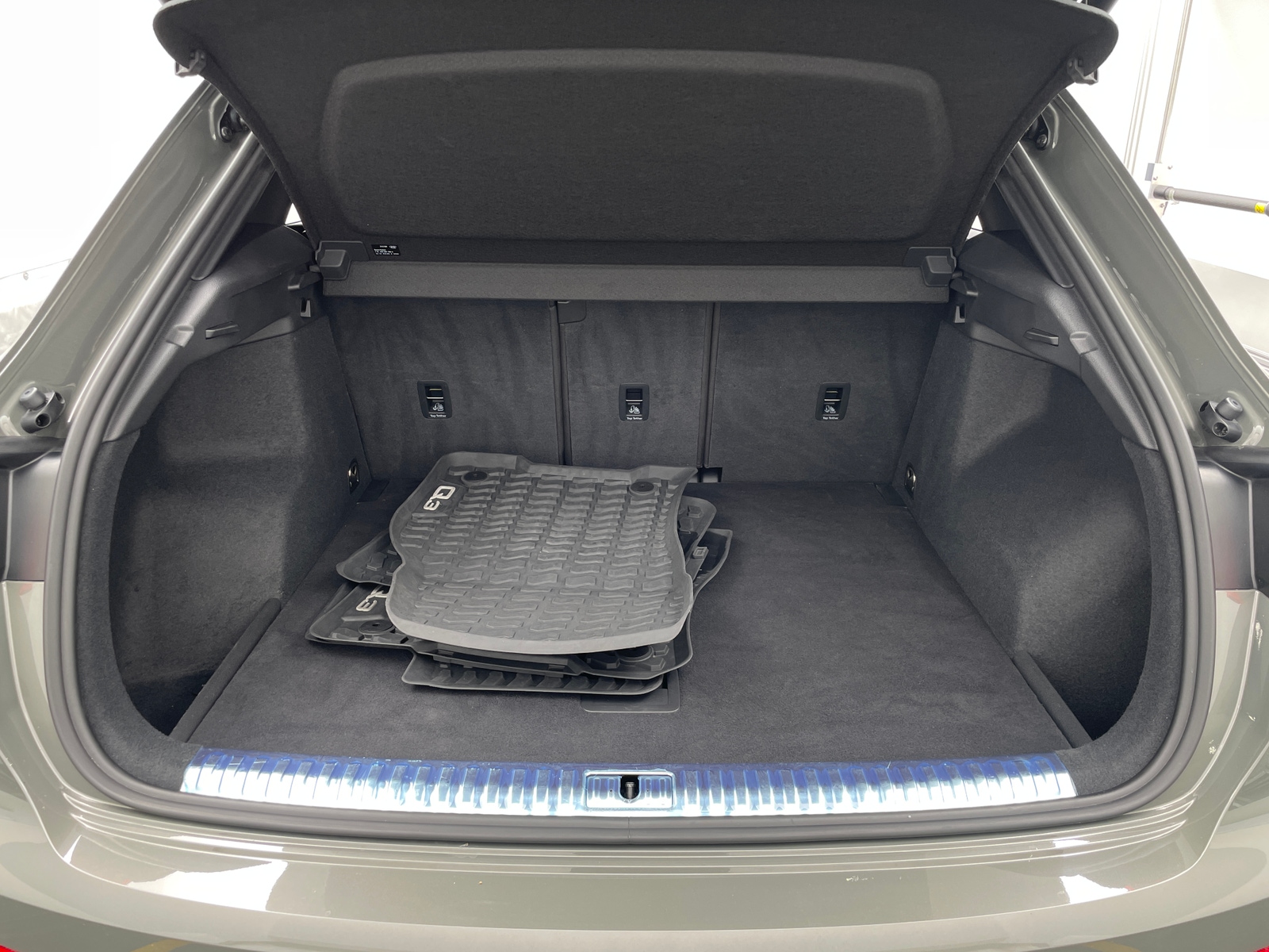 Thumbnail: 2021 Audi Q3 - 6