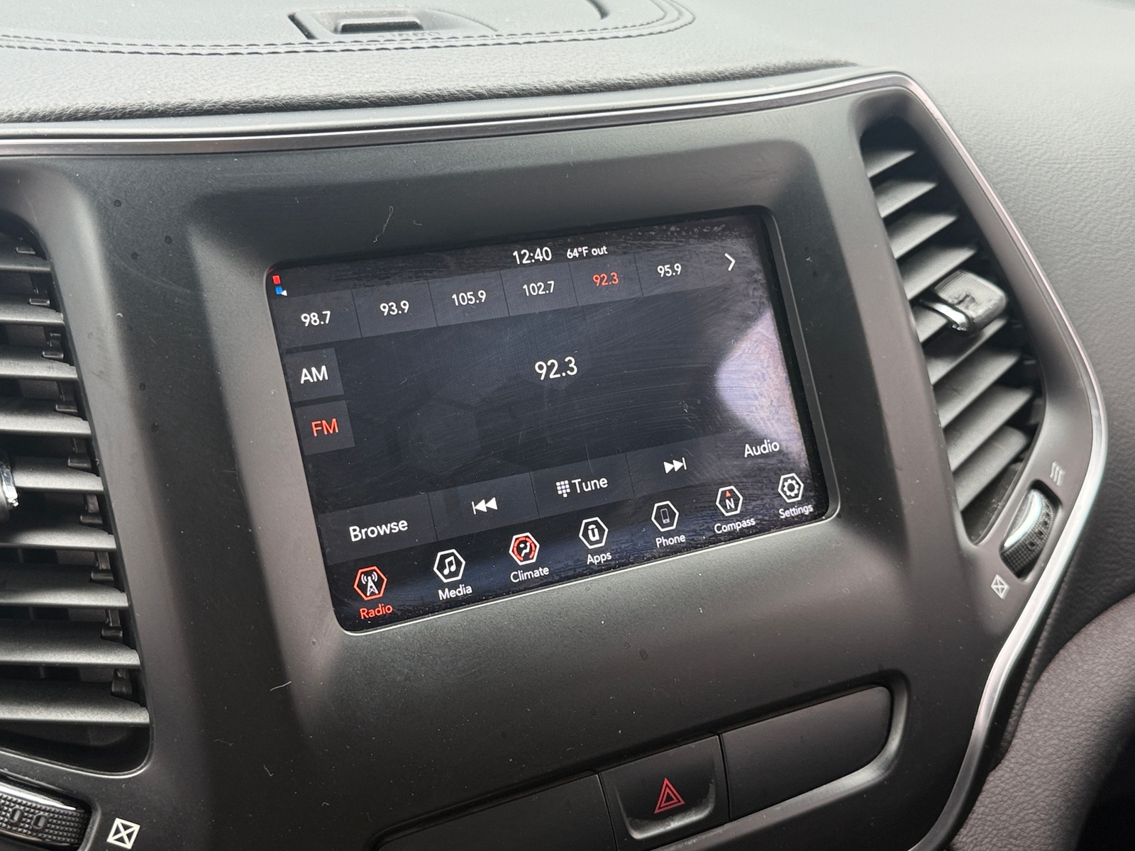 Thumbnail: 2019 Jeep Cherokee - 4