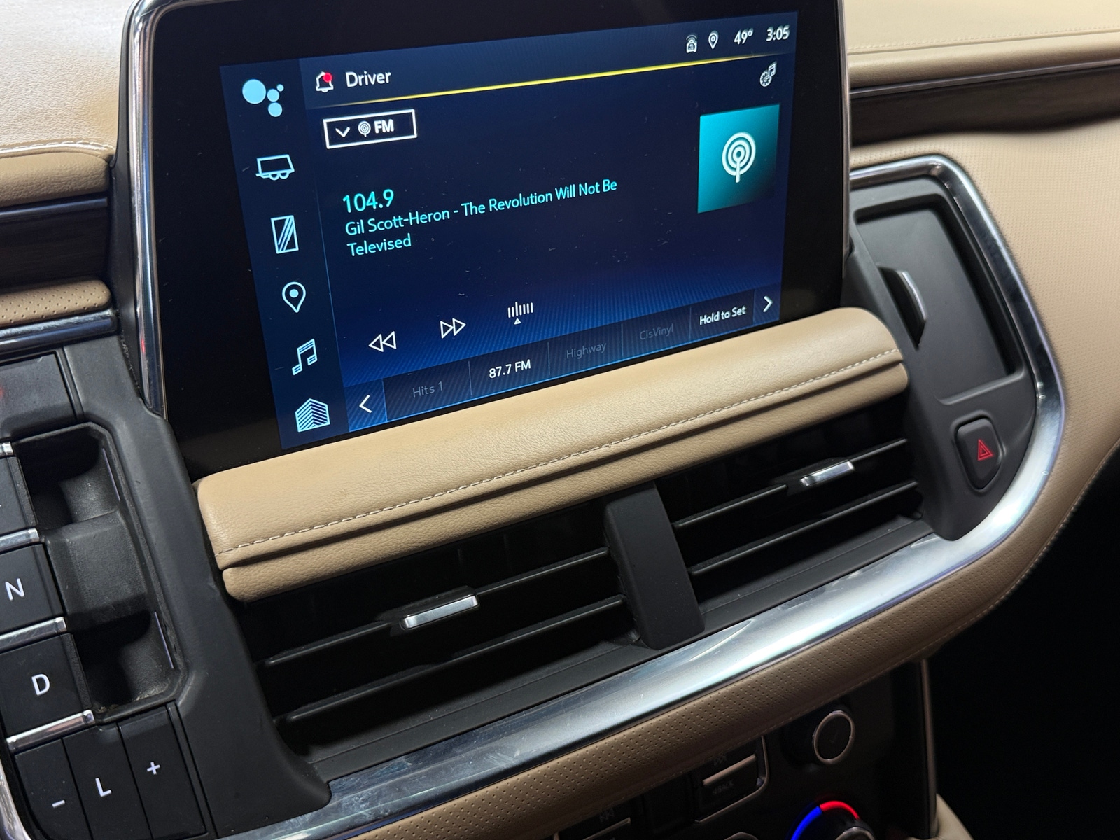 Thumbnail: 2023 Chevrolet Tahoe - 3