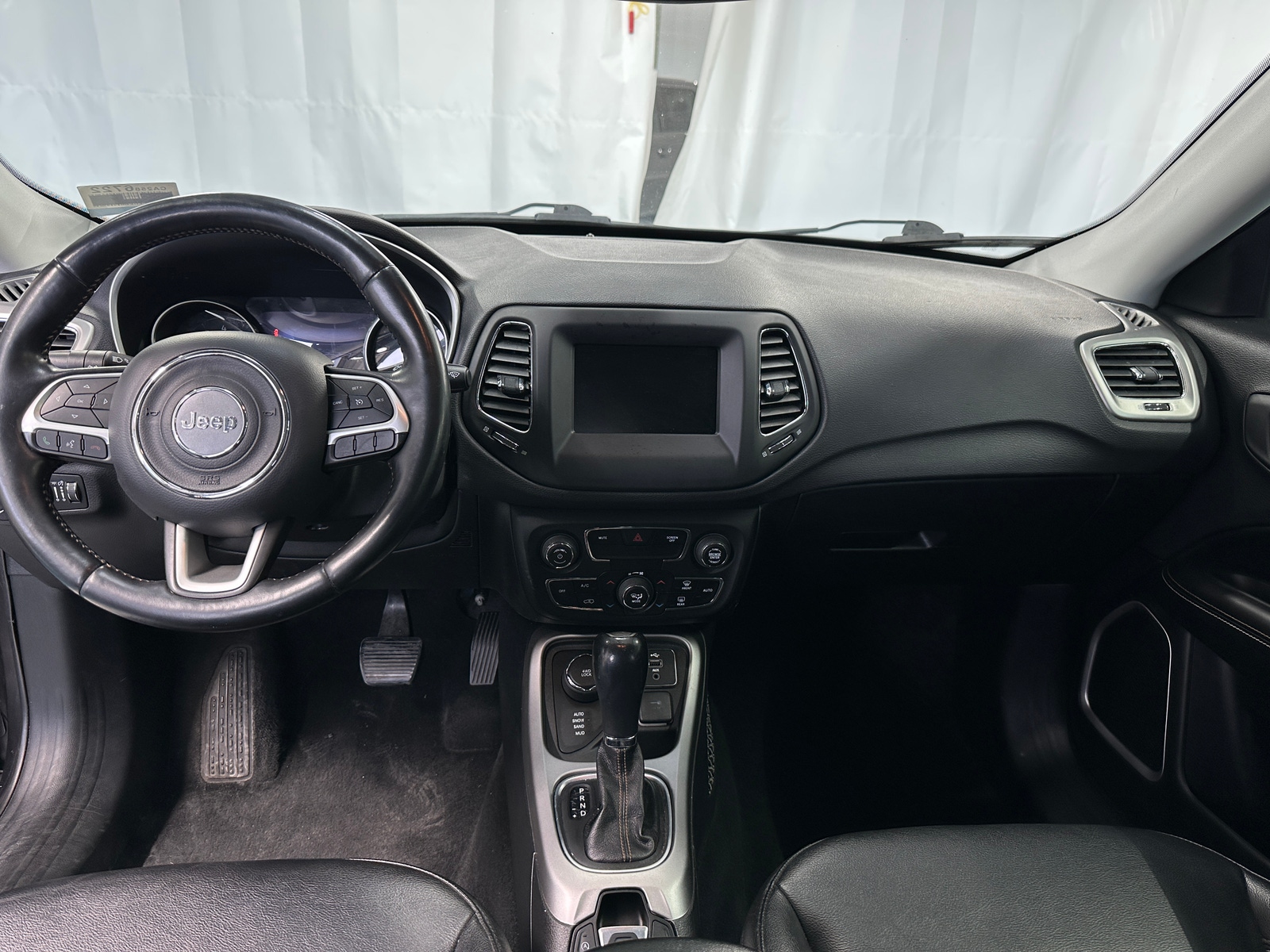 Thumbnail: 2018 Jeep Compass - 3