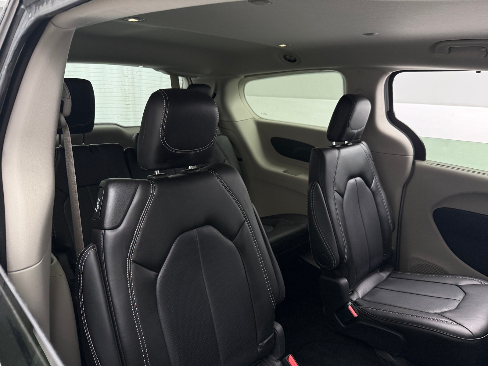 Thumbnail: 2024 Chrysler Pacifica - 5