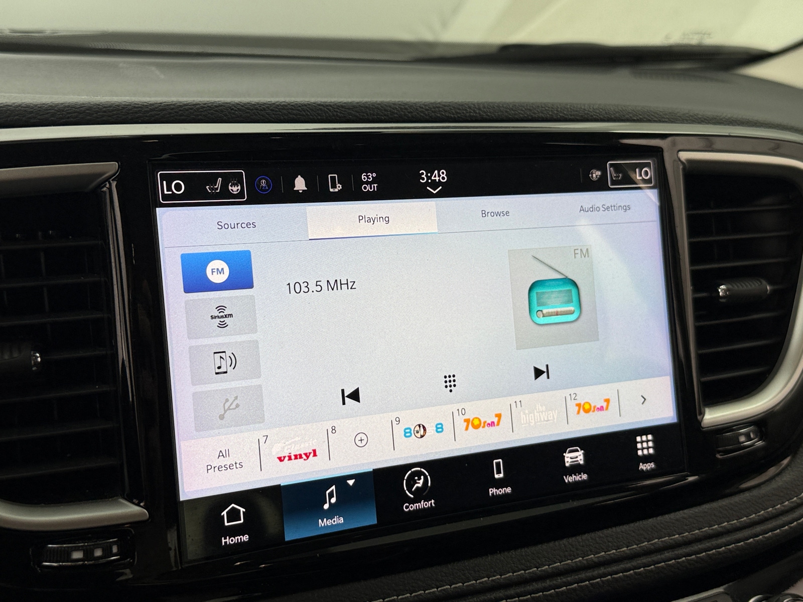 Thumbnail: 2024 Chrysler Pacifica - 3