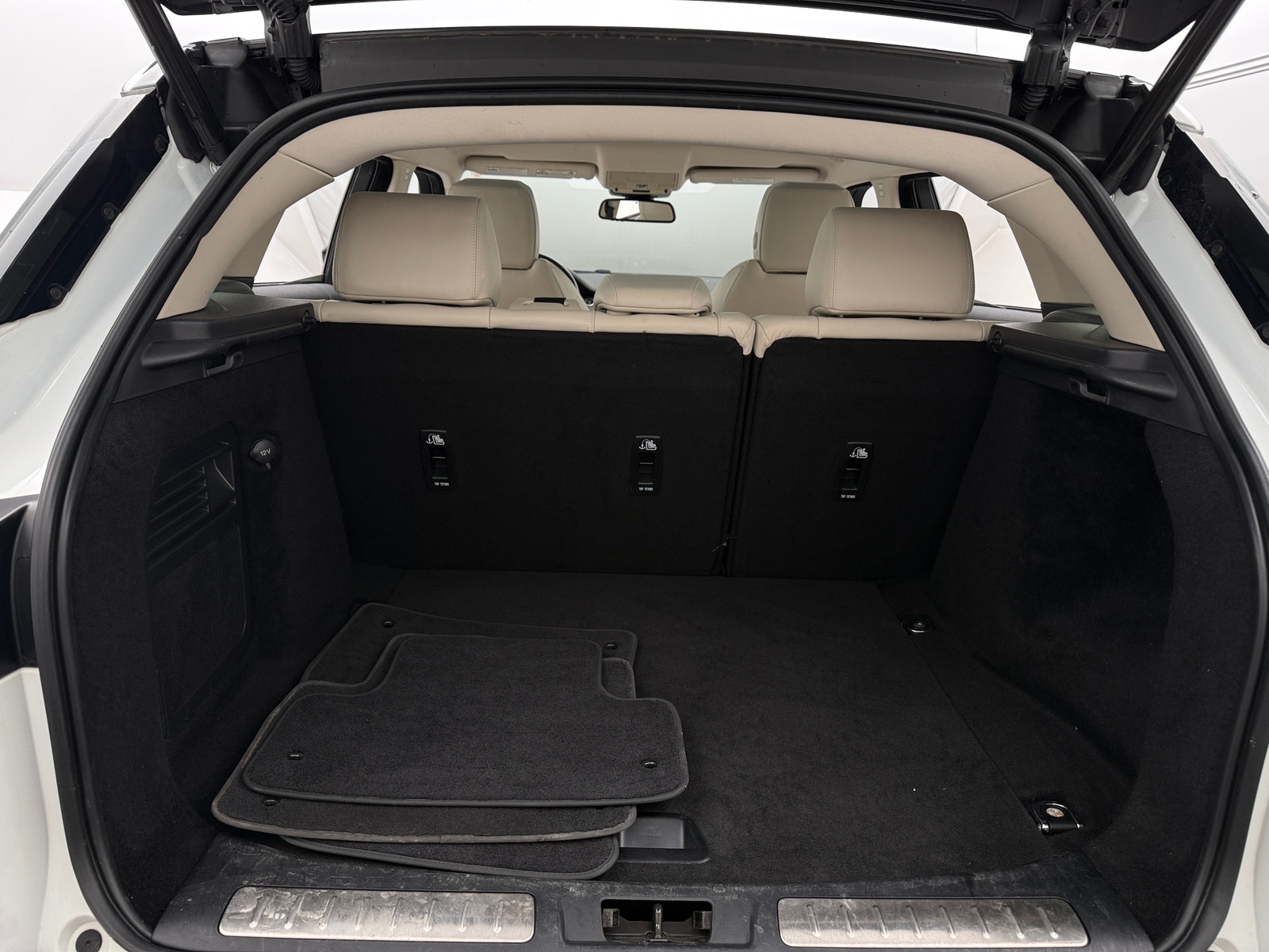 Thumbnail: 2017 Land Rover Range Rover Evoque - 6