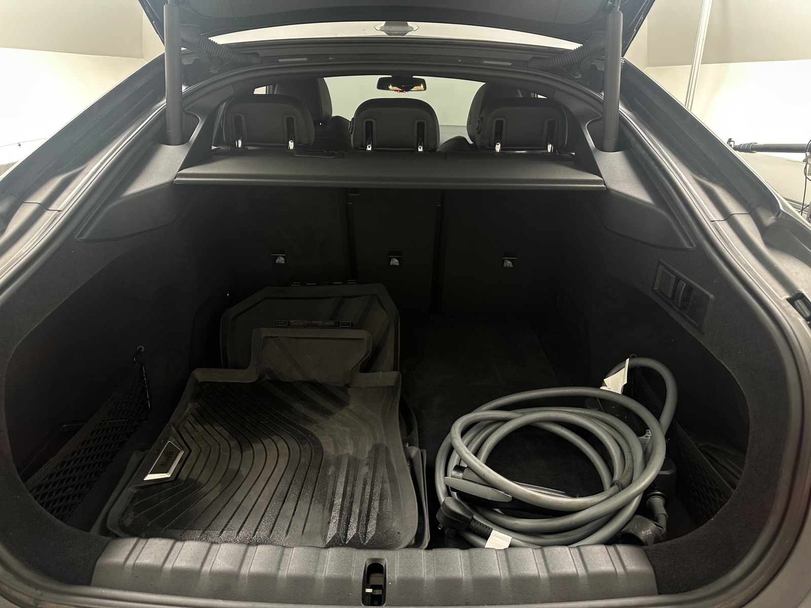 Thumbnail: 2023 BMW i4 - 6