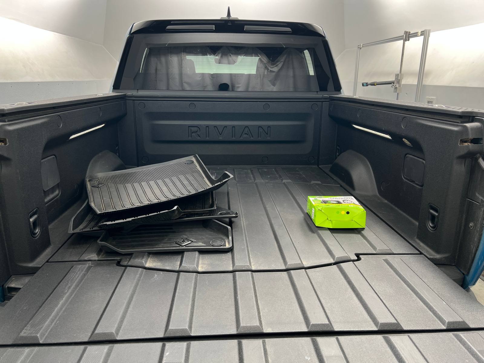 Thumbnail: 2022 Rivian R1T - 6