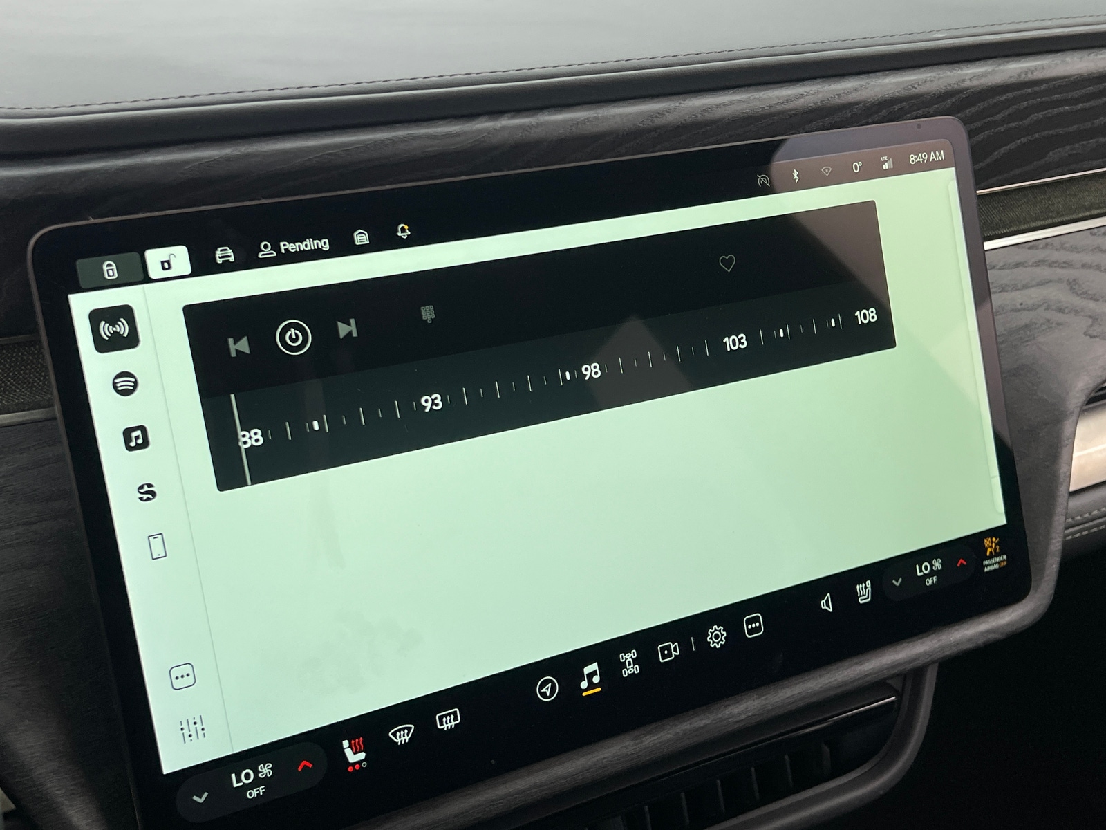 Thumbnail: 2022 Rivian R1T - 3