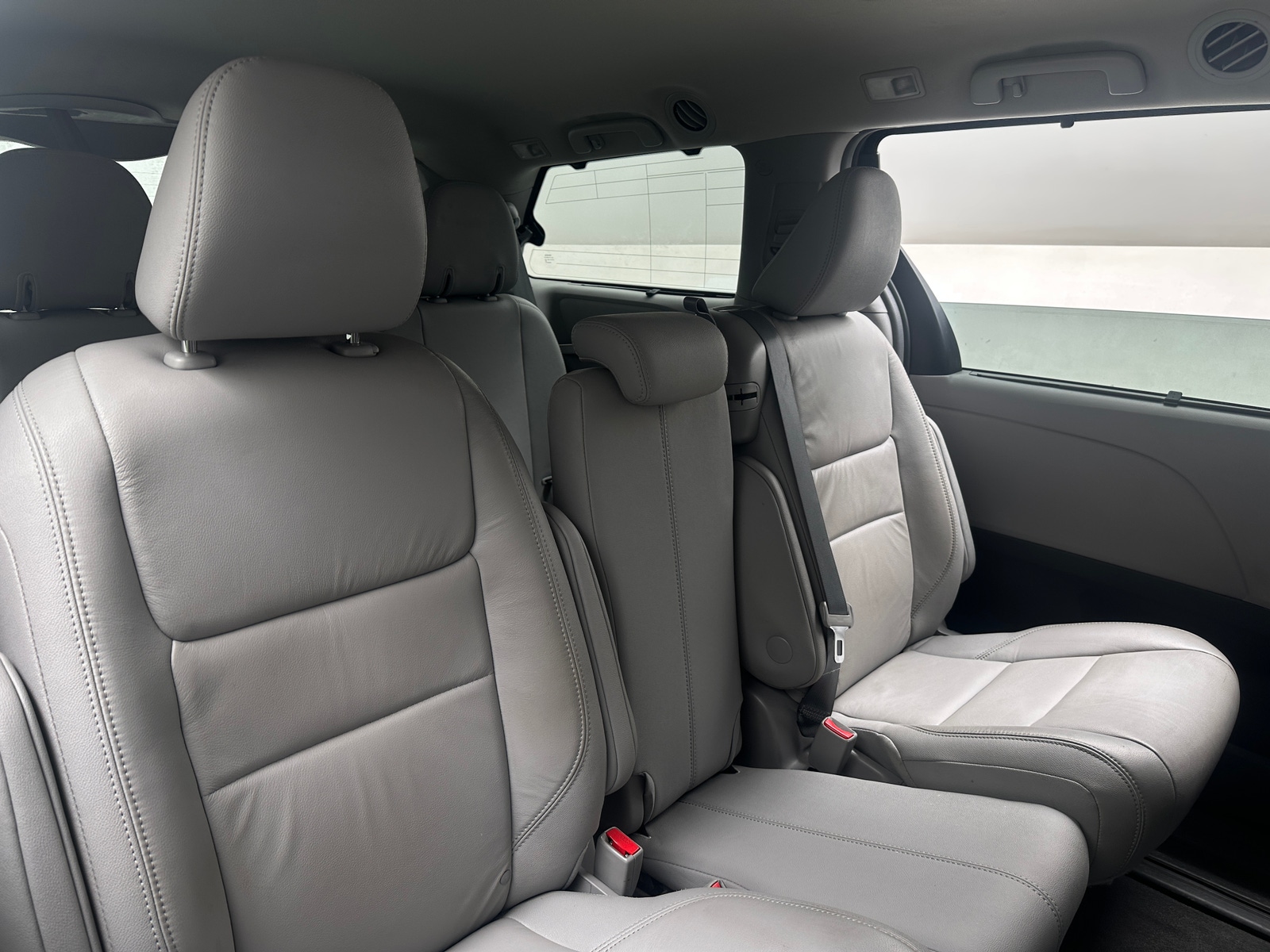 Thumbnail: 2018 Toyota Sienna - 5