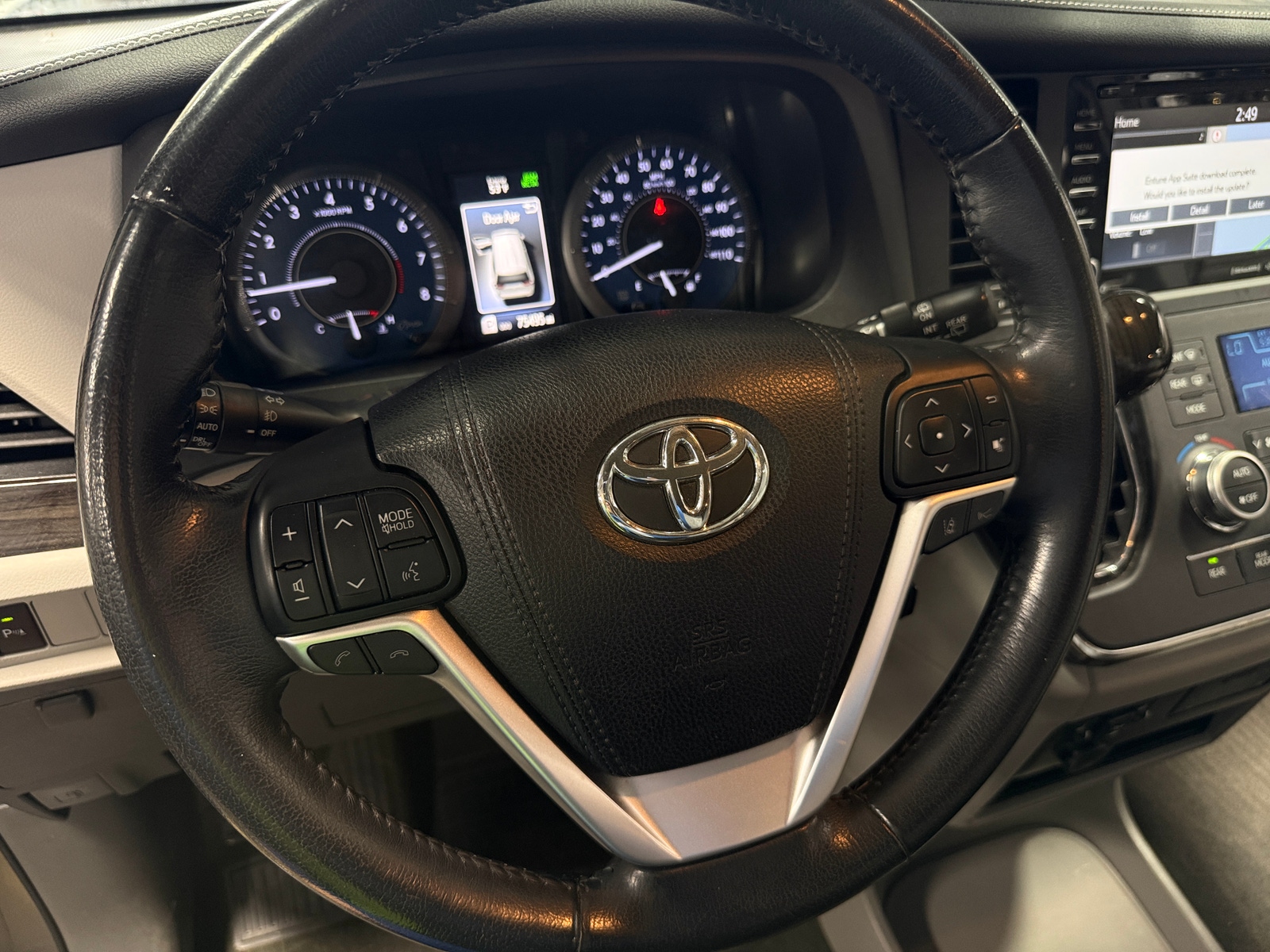Thumbnail: 2018 Toyota Sienna - 4