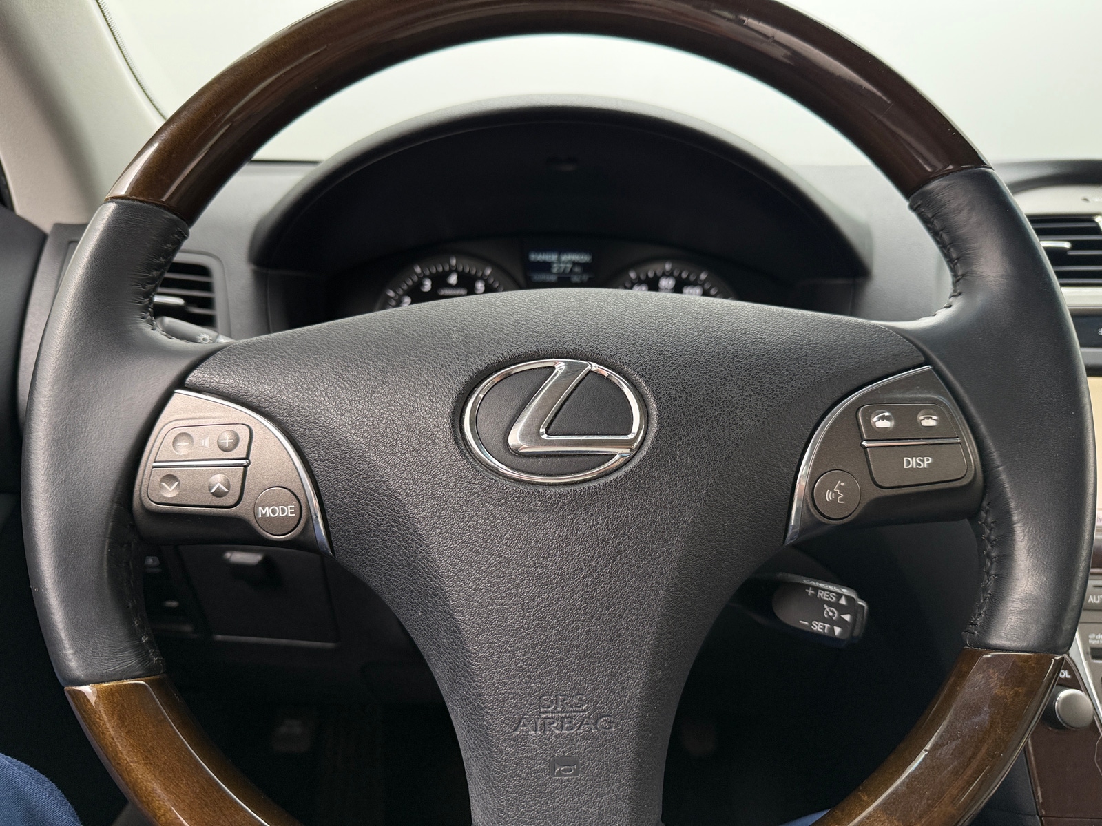 Thumbnail: 2010 Lexus ES - 4