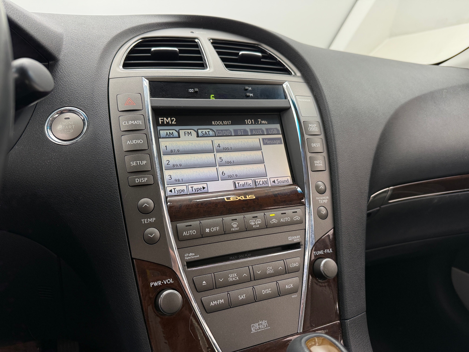 Thumbnail: 2010 Lexus ES - 3