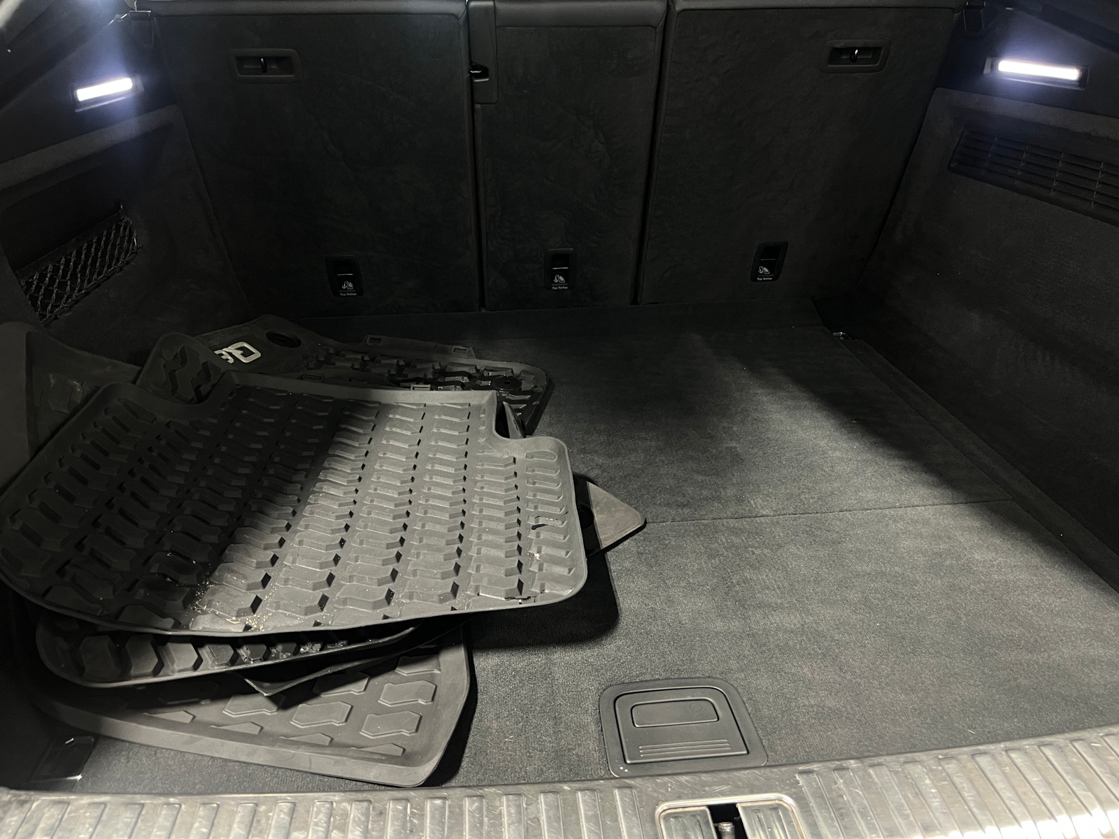 Thumbnail: 2021 Audi Q8 - 6