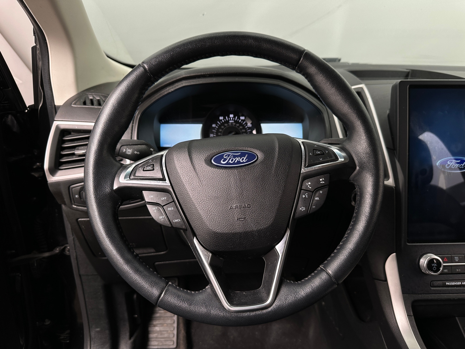 Thumbnail: 2022 Ford Edge - 4