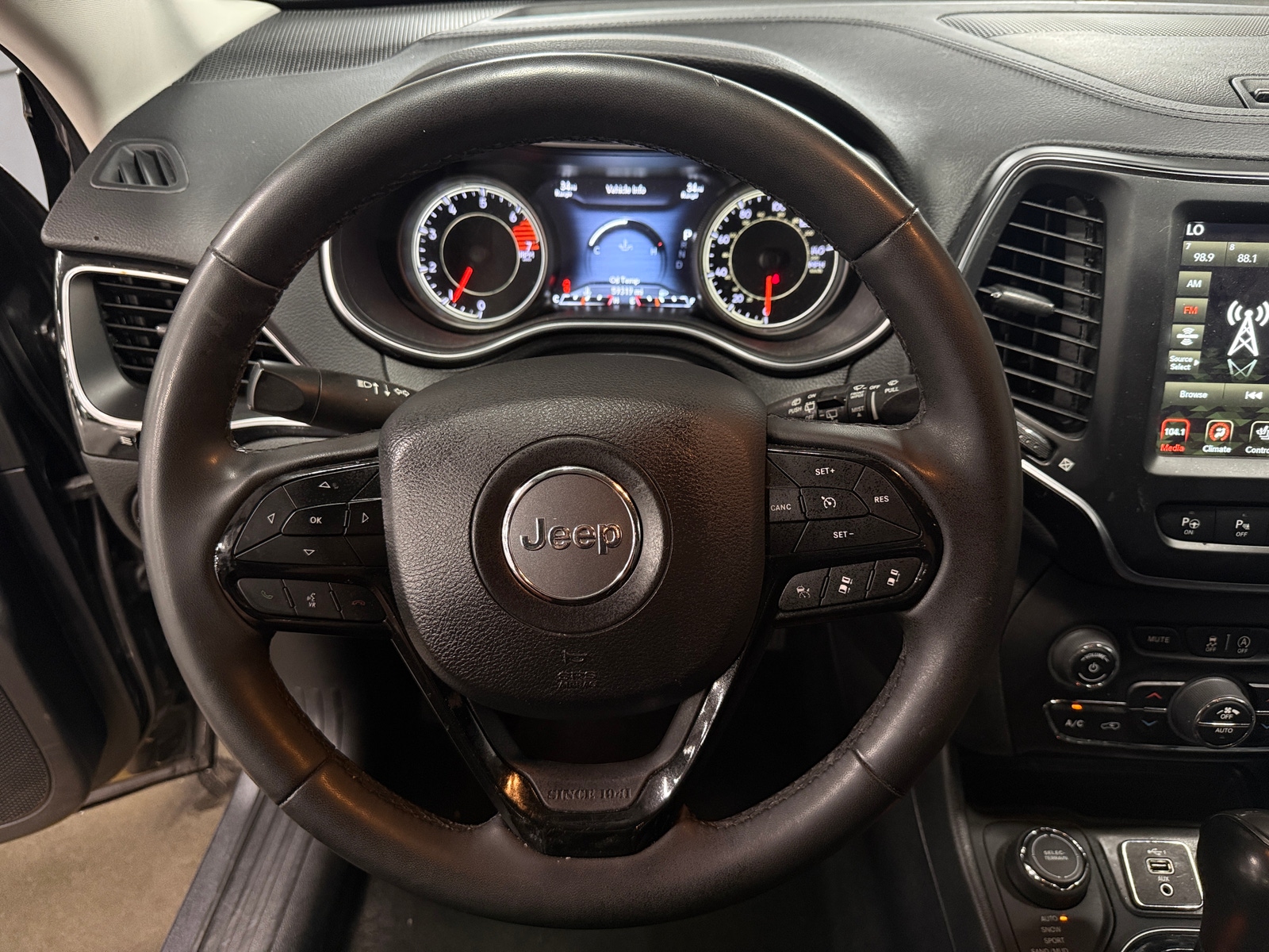 Thumbnail: 2023 Jeep Cherokee - 4