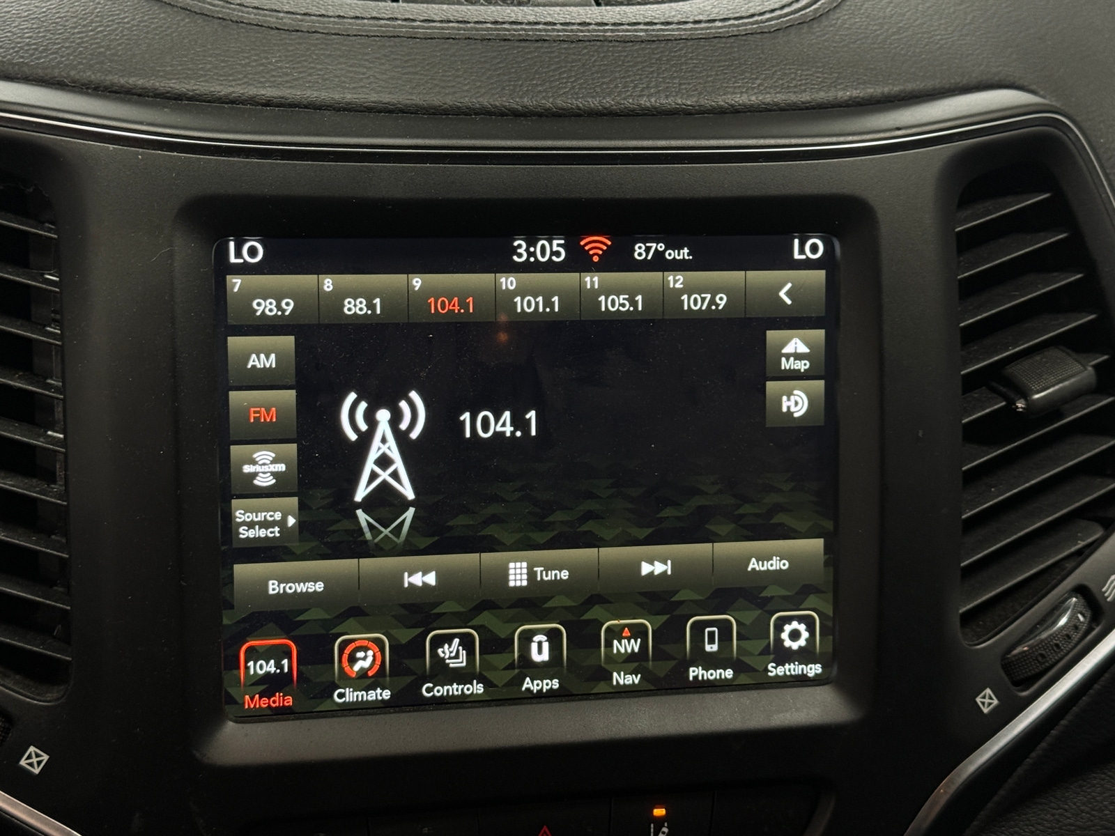 Thumbnail: 2023 Jeep Cherokee - 3