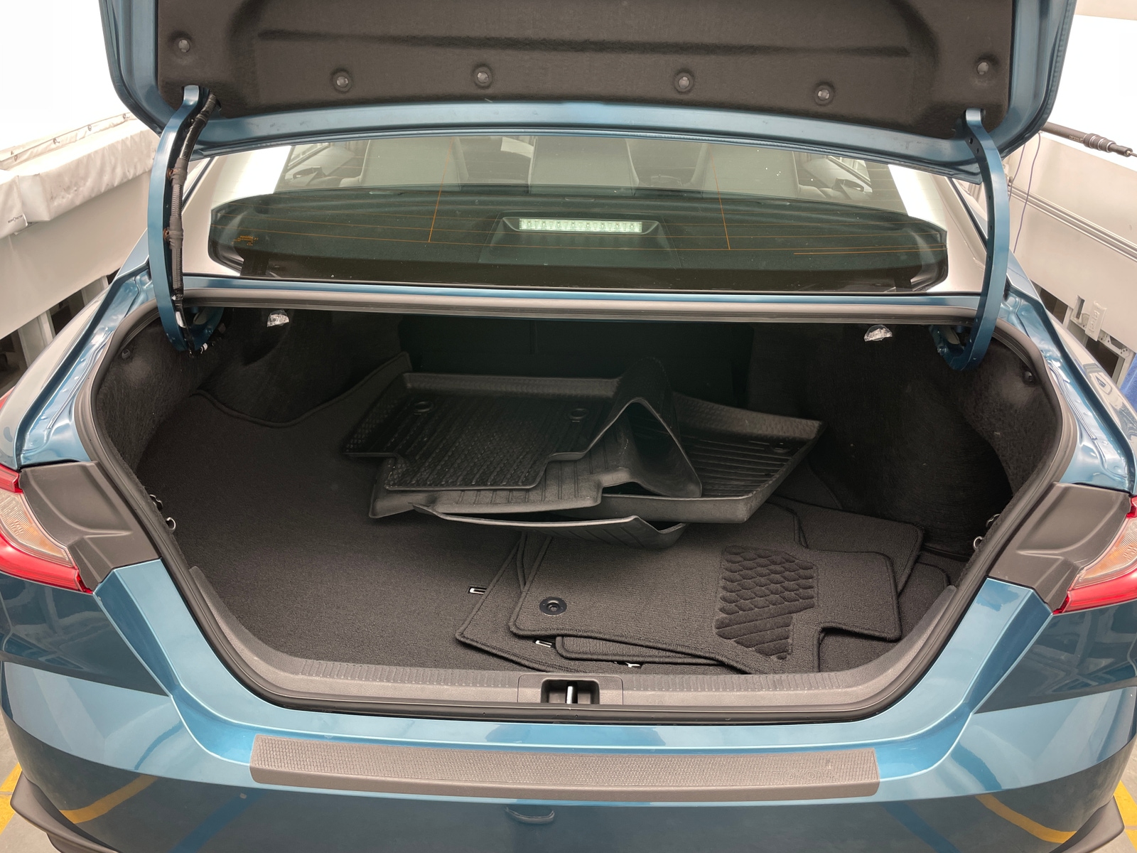 Thumbnail: 2025 Toyota Camry - 6